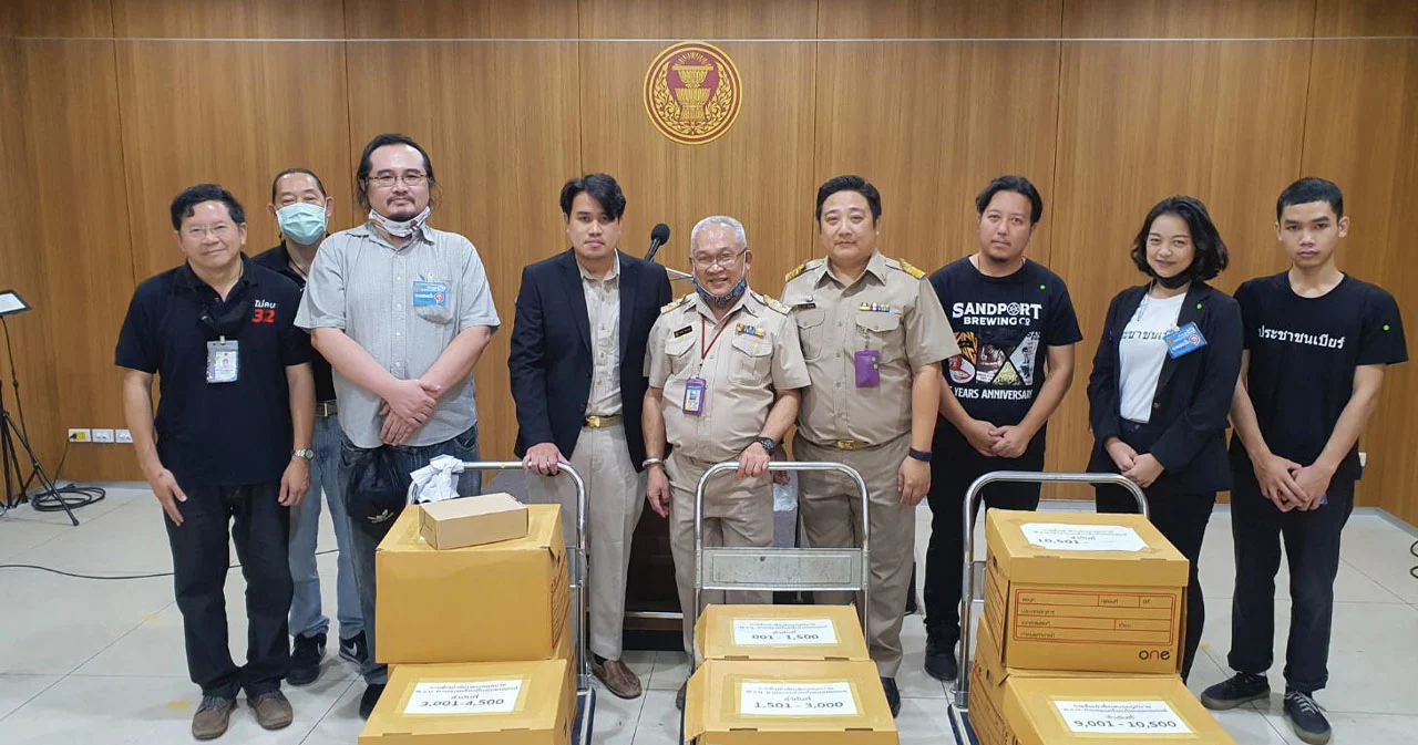 สมาคมคราฟต์เบียร์นำทีมส่งมอบ 11,169 รายชื่อขอแก้ไขพรบ. ควบคุมเครื่องดื่มแอลกอฮอล์
