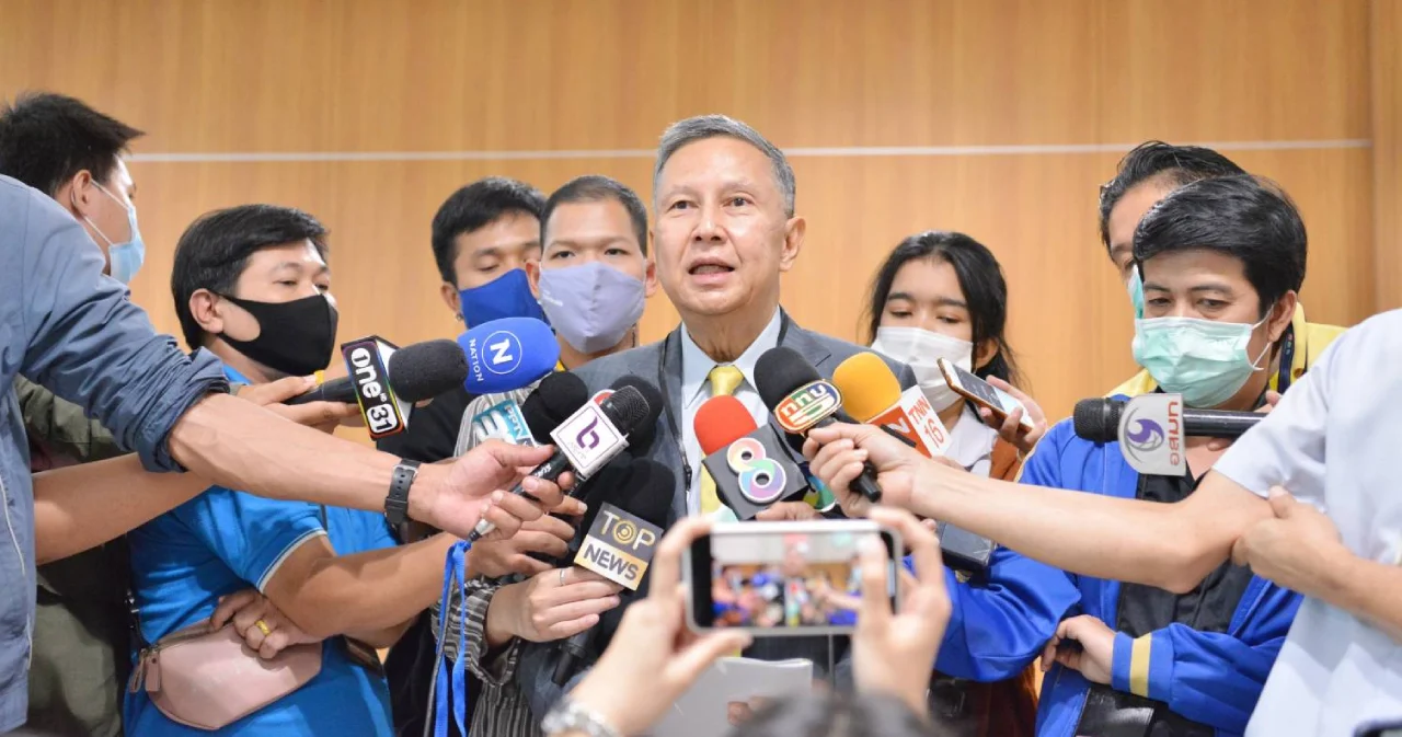 วุฒิสภารอดูคำวินิจฉัยกลางศาล ก่อนกำหนดท่าทีโหวตวาระ 3 ร่างแก้ไขรัฐธรรมนูญ