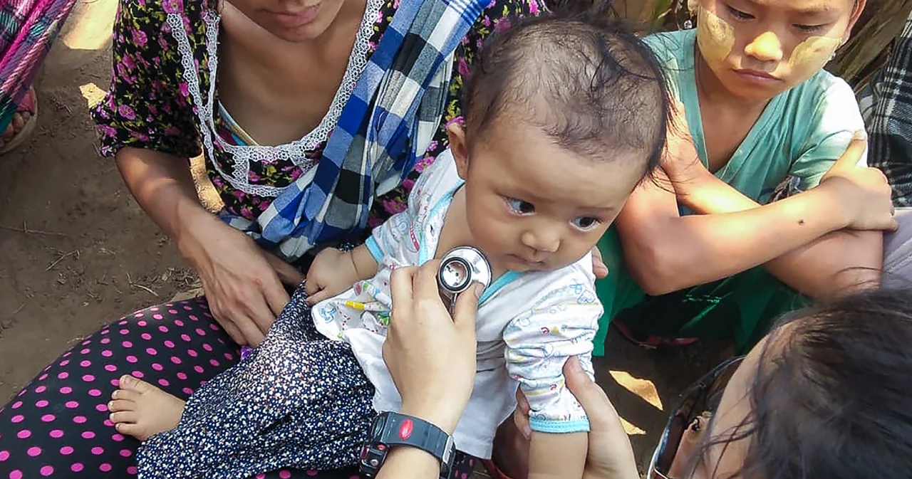 กะเหรี่ยง KNU ประณามกองทัพเมียนมา โจมตีทางอากาศจนมีผู้เสียชีวิตหลายคน ระบุมีชาวบ้านกระทบกว่า 12,000 คน