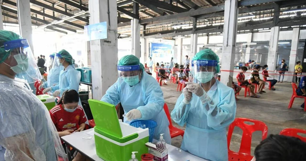 สธ.เตือนต้องใช้วิธีมาตรฐาน ตรวจโควิด-19 หลังฉีดวัคซีนครบ ใช้ Rapid Test อาจแปรผลผิด