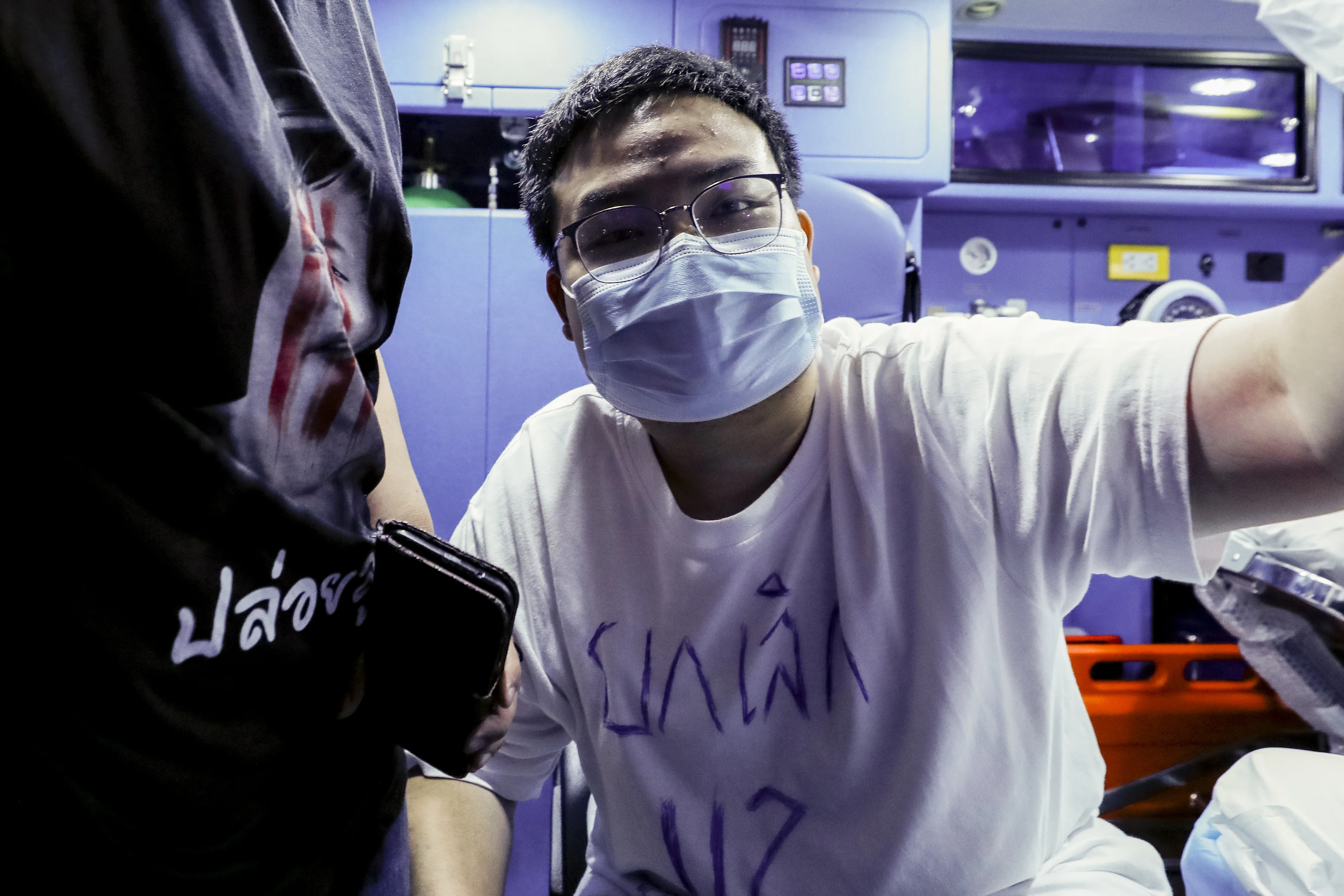 เตรียมยื่นประกันเพนกวิน และ ฟ้า พรหมศร พรุ่งนี้หลัง ติดโควิด-19 ระหว่างถูกคุมขังในเรือนจำชั่วคราวรังสิต