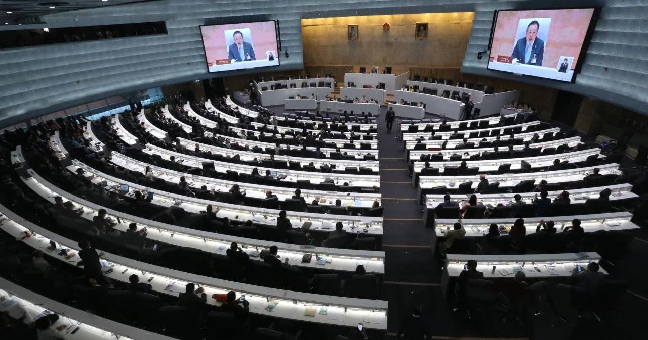 ‘วิษณุ’ ประสาน กทม. ขอ ส.ส. ถอดแมสก์ประชุมสภา ศบค. ยัน อาจให้เฉพาะผู้อภิปราย