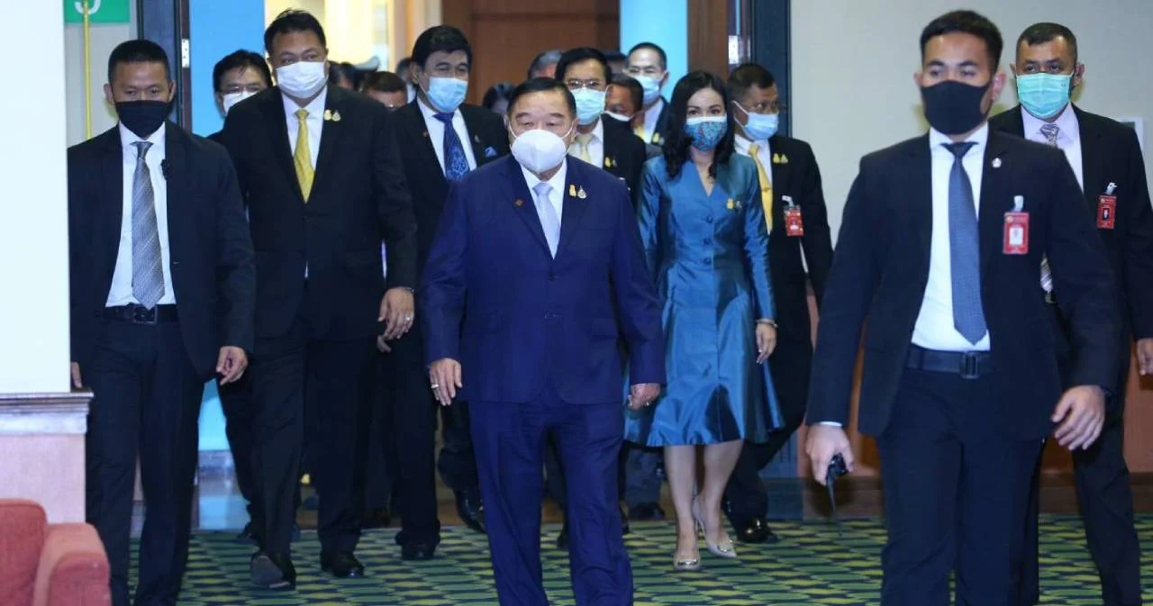 ‘ประวิตร’ บอกคนว่างงานเป็นส่วนน้อย กำชับฉีดวัคซีนในระบบ ม.33 ให้ครอบคลุม