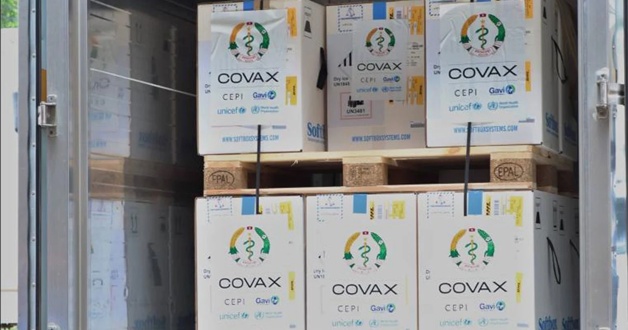 วัคซีนโควิด-19 ของ ‘ไฟเซอร์’ ส่งถึงลาว 100,620 โดส จัดสรรโดย ‘COVAX’