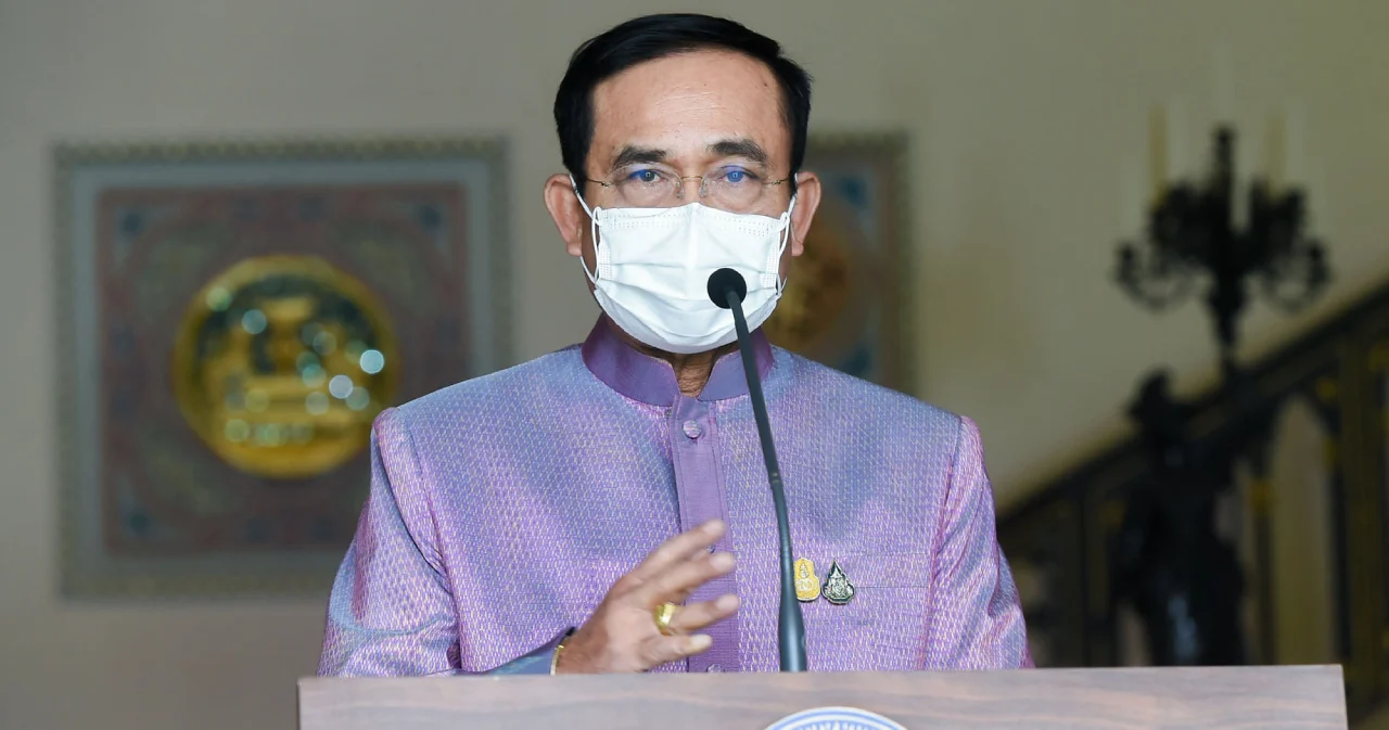 นายกฯ ไม่สบายใจสถานการณ์โควิด-19 พรุ่งนี้ เรียกประชุม ศบค.ชุดใหญ่ จำเป็นต้องยกระดับคุมมาตรการโควิด-19