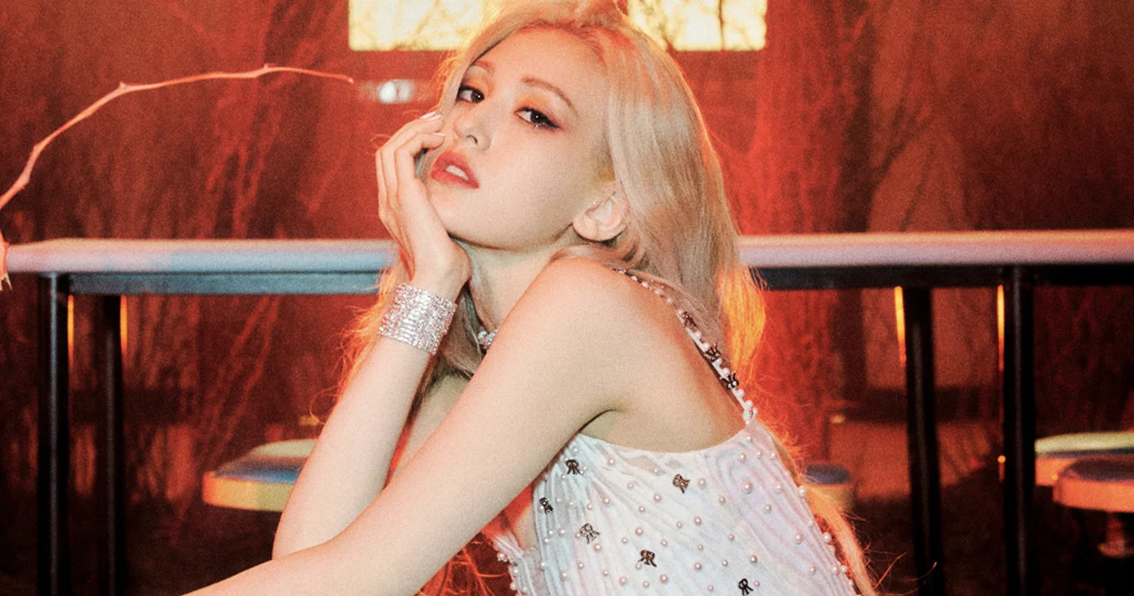 ‘Somi’ ปล่อยซิงเกิลใหม่ ‘Dumb Dumb’ ที่ผสมผสานแนวเพลงป็อปแบบจัดจ้านกับสไตล์สุดจี๊ดได้อย่างลงตัว