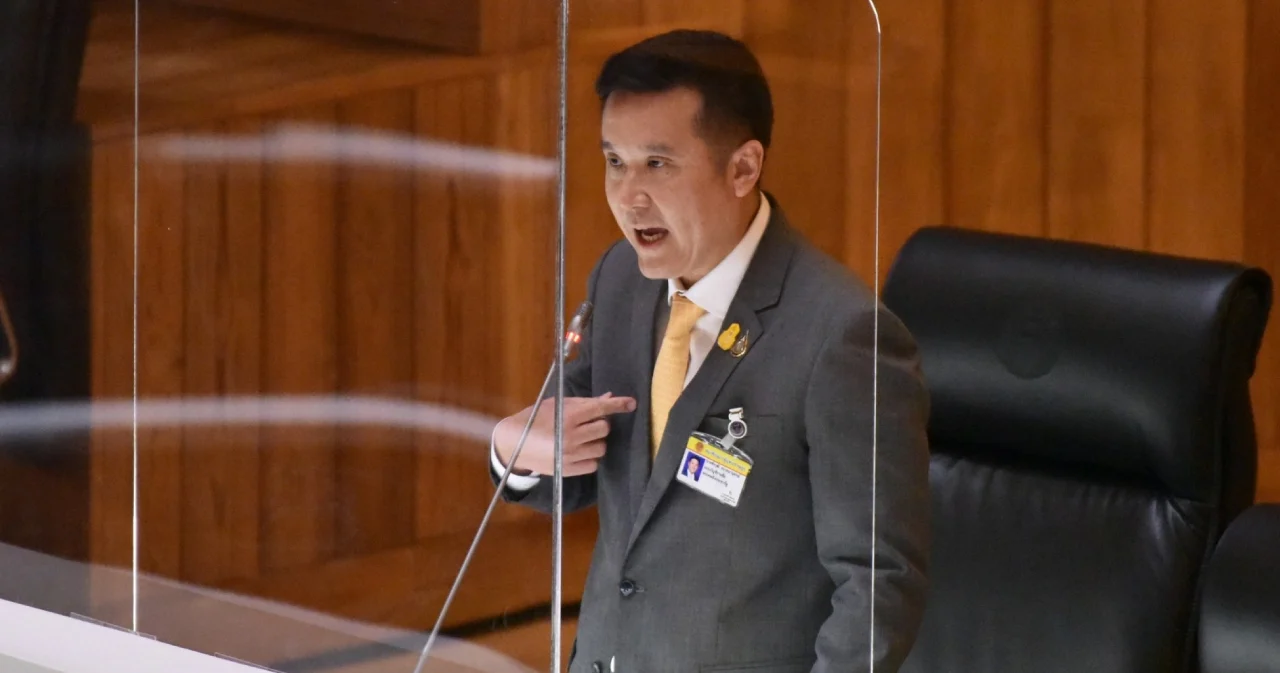  ‘ชัยวุฒิ’ ลั่นต้องปราบ เฟคนิวส์ ขอทำหน้าที่ปกป้องสถาบัน แจงไม่ได้เอื้อนายทุนฮุบดาวเทียมไทยคม