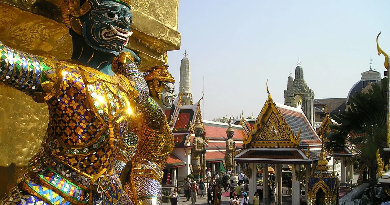 รมว.ท่องเที่ยวฯ หารือ สธ. เร่งจัดหาวัคซีนฉีดคน กทม. เข็ม 2 ให้ได้ 70% ก่อนเปิดเมือง 15 ต.ค.