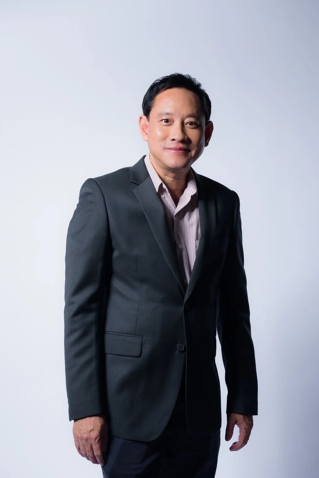 อภิรัต ศิรินาวิน