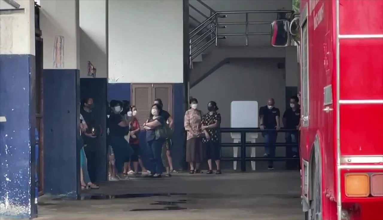 ไหม้โรงงานรองเท้าย่านกิ่งแก้ว ส่งผลพนักงาน 200 ชีวิตตกงานทันที