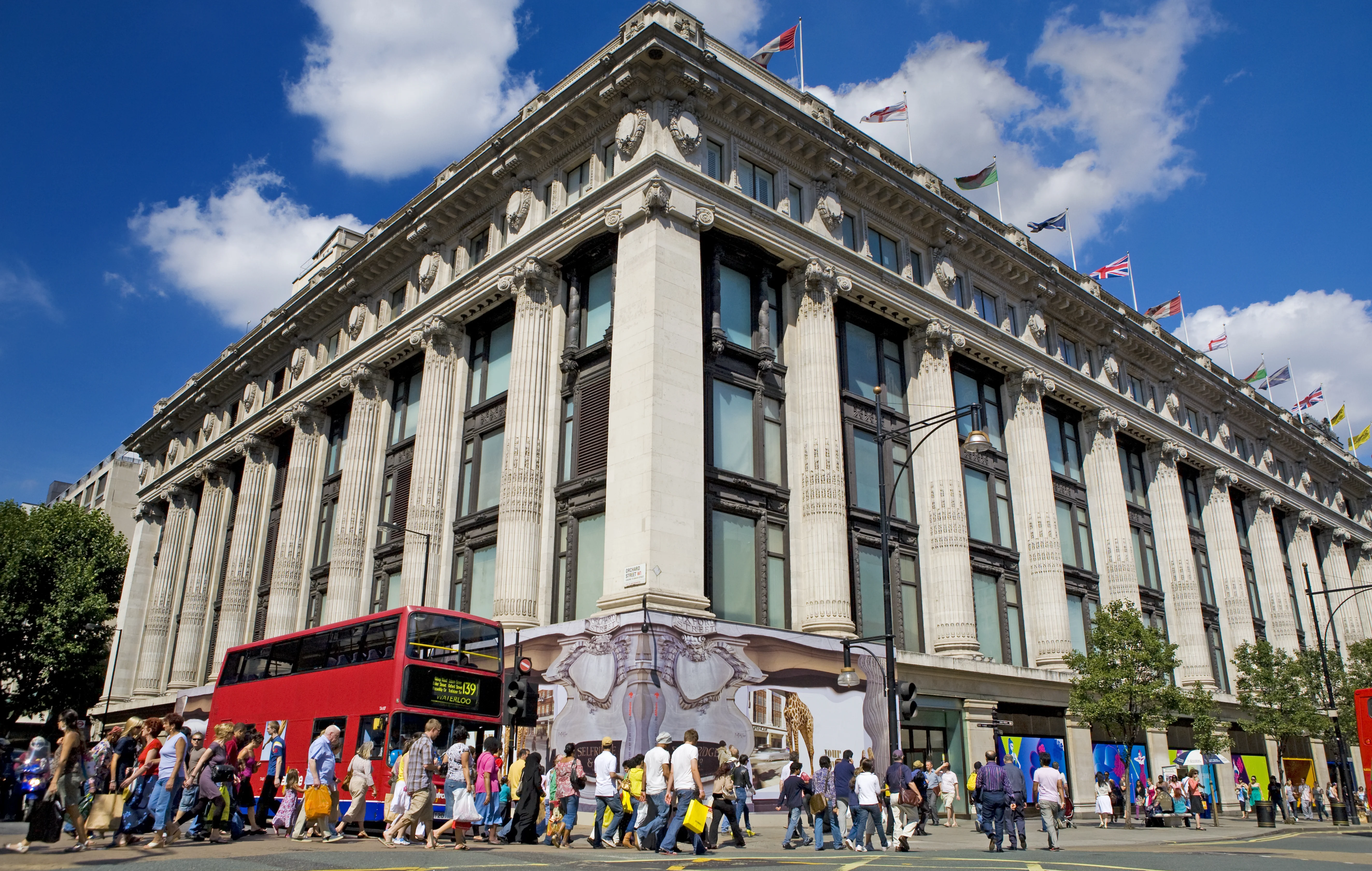 เครือเซ็นทรัล สนใจเข้าซื้อ Selfridges ห้างสรรพสินค้าหรูคู่กรุงลอนดอน ด้วยมูลค่ากว่า 1.75 แสนล้านบาท