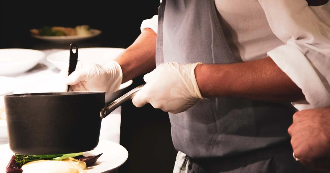 นพ.ยง แนะการใส่ถุงมือตามร้านอาหาร ต้องเปลี่ยนและล้างมือบ่อยๆ กันเชื้อแพร่กระจาย