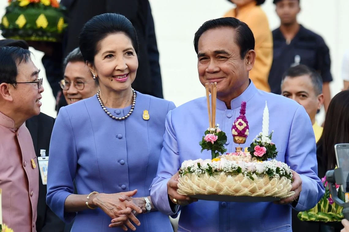 นายกฯ อยากเห็นคนไทยมีความสุข เล็งถอดบทเรียนวันลอยกระทง เป็นแนวทางจัดงานปีใหม่