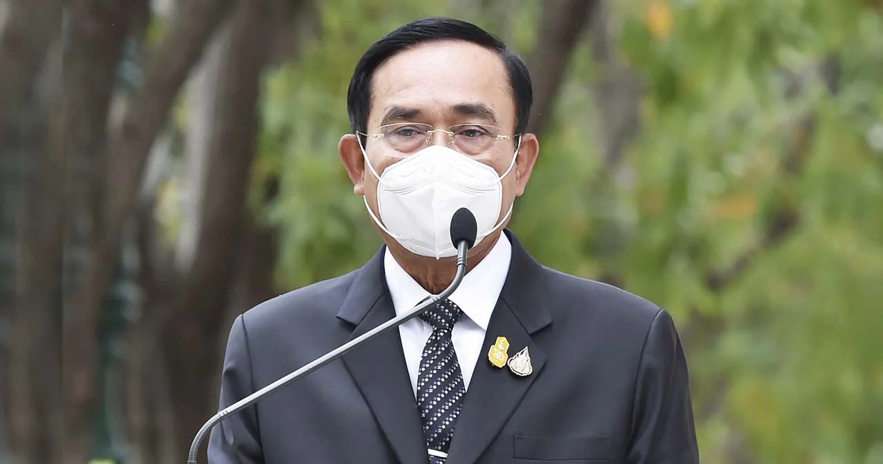นายกฯ ยันไม่ใช้ยาแรงปิดประเทศ ถกศบค. 3 ธ.ค. รับมือโอไมครอน รับอาจต้องเลื่อนเปิดสถานบันเทิง