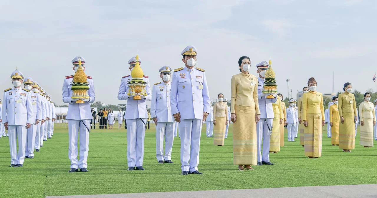 นายกฯ เป็นประธานในพิธีวางพานพุ่มและถวายบังคม เนื่องในวันคล้ายวันพระบรมราชสมภพพระบาทสมเด็จพระชนกาธิเบศร มหาภูมิพลอดุลยเดชมหาราช บรมนาถบพิตร