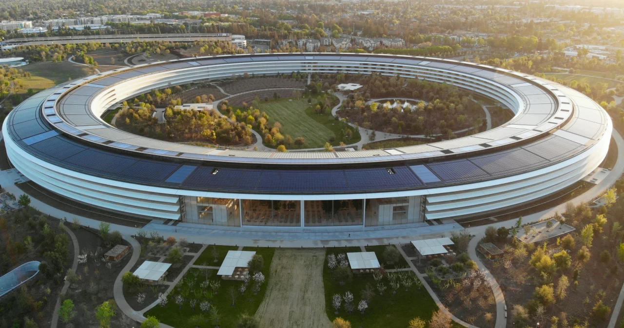 Apple เลื่อนแผนให้พนักงานกลับออฟฟิศ พร้อมแจกโบนัส 3 หมื่นกว่าบาท ให้ทุกคน