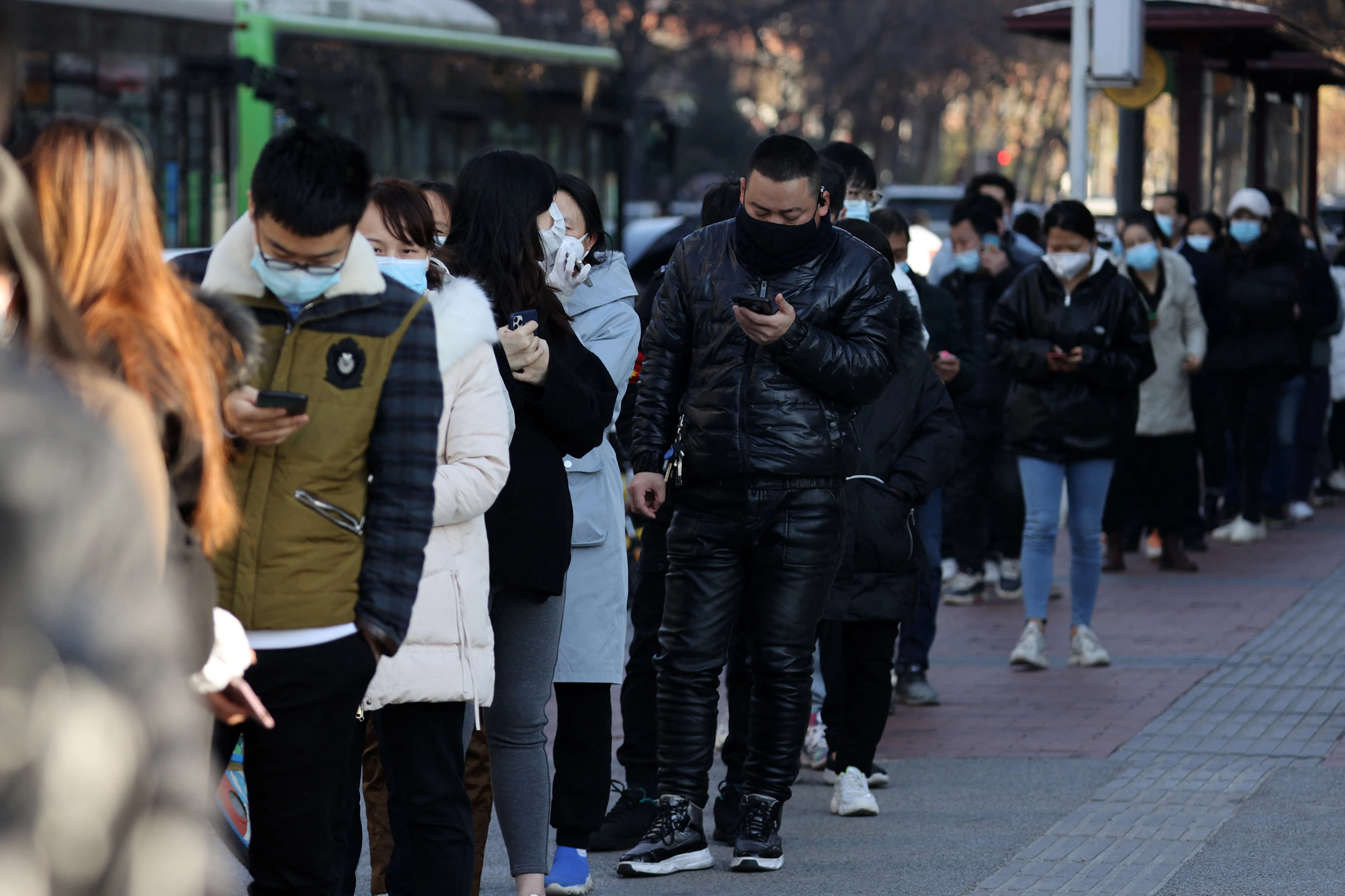 จีนสั่งล็อกดาวน์เมืองซีอาน ให้ 13 ล้านคนอยู่แต่ในบ้าน เหตุพบผู้ติดเชื้อขึ้นหลักร้อย