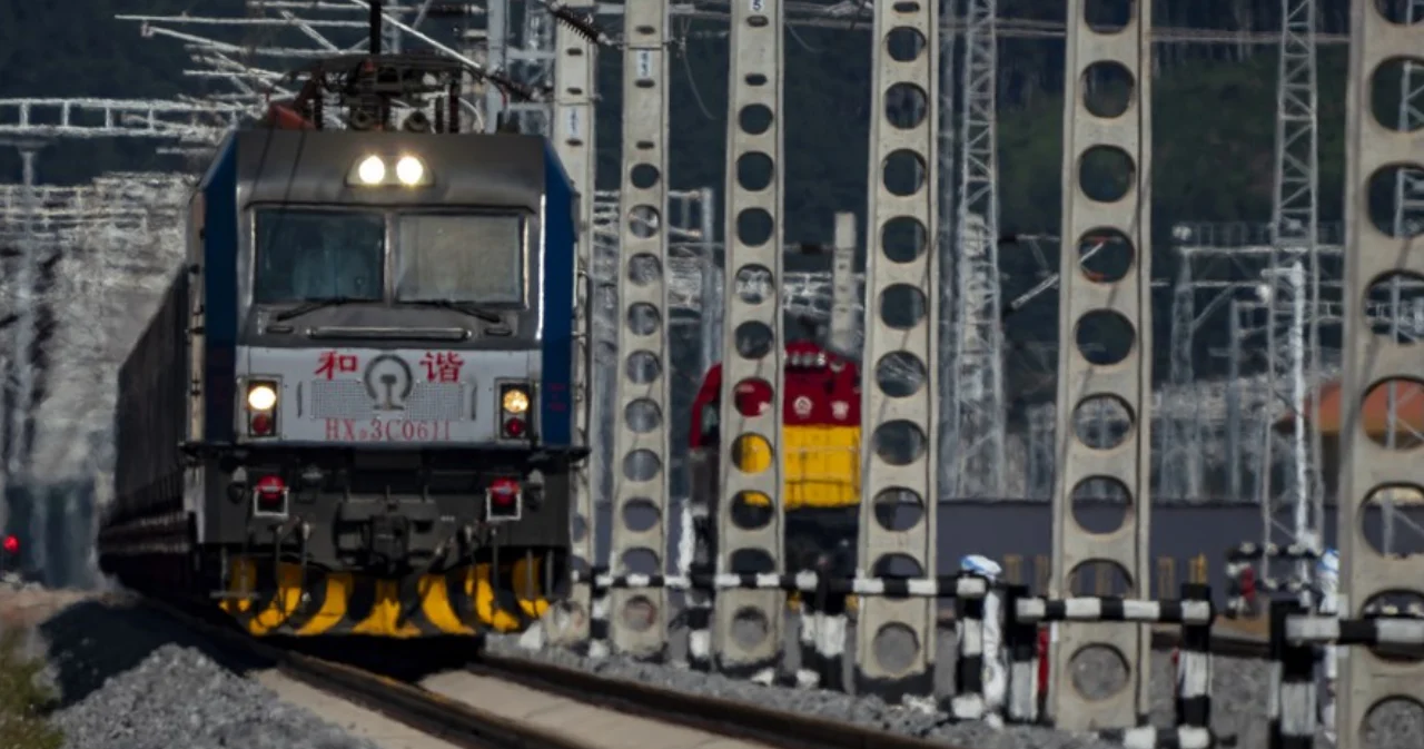 จีนเผยเส้นทางรถไฟจีน-ลาว ขนส่งสินค้าแล้วกว่า 50,000 ตัน สินค้าส่งออกสำคัญคือผัก-ผลไม้