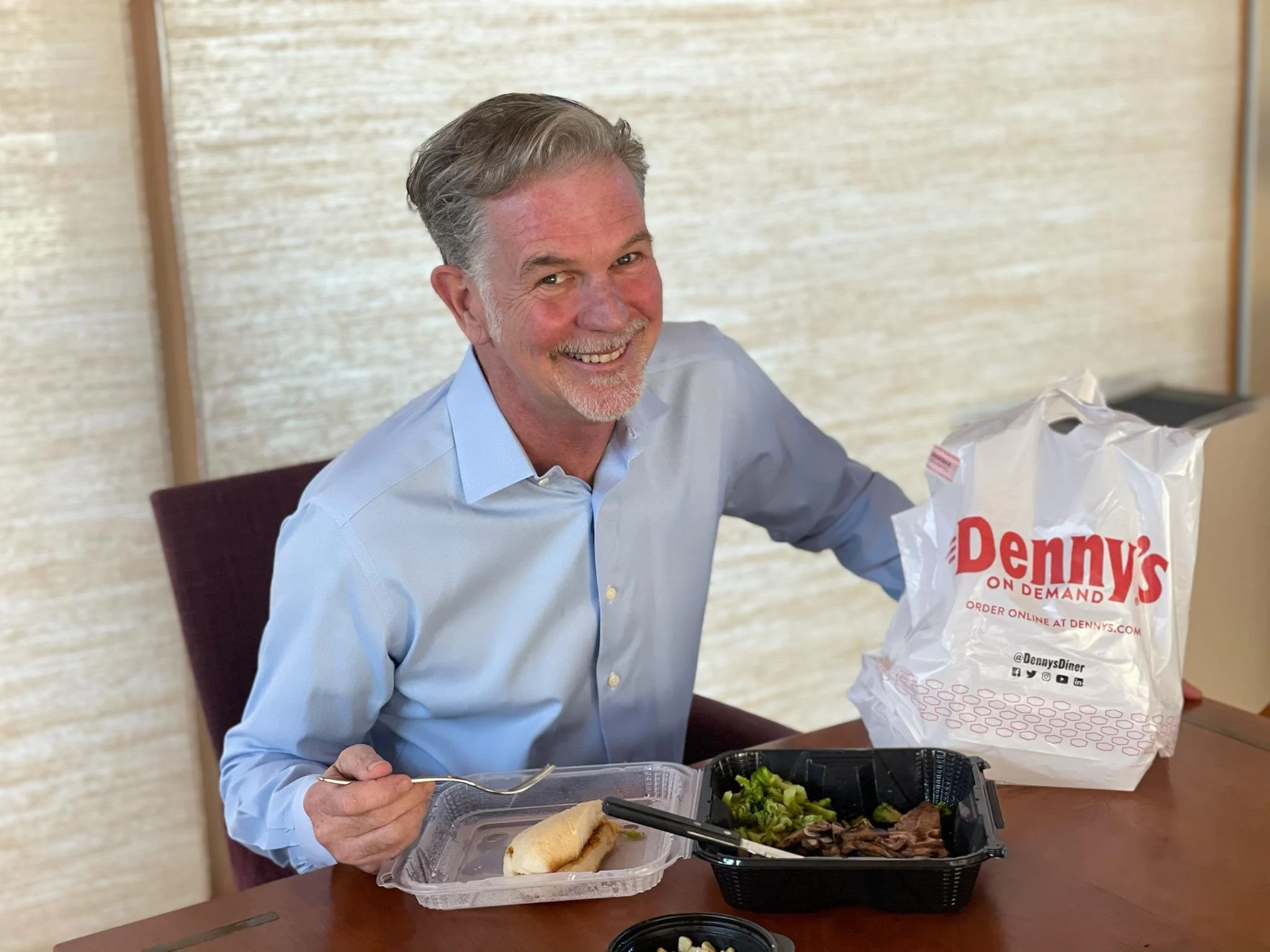 Reed Hastings ซีอีโอของ Netflix รูปจาก Twitter https://twitter.com/reedhastings