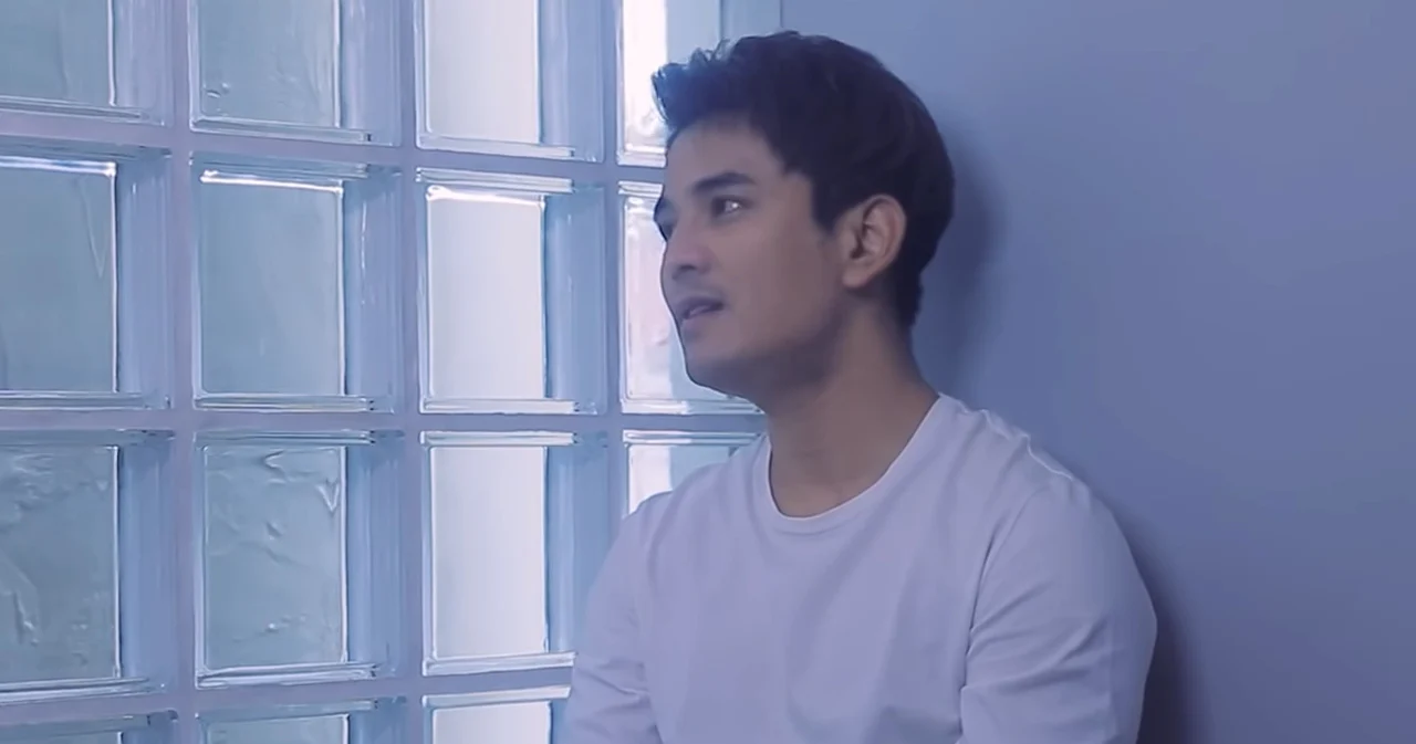 เพราะไปอีกแบบ ‘วันนั้นฝนก็ตกแบบนี้แหละ’ Cover Version โดย ‘กัน นภัทร’