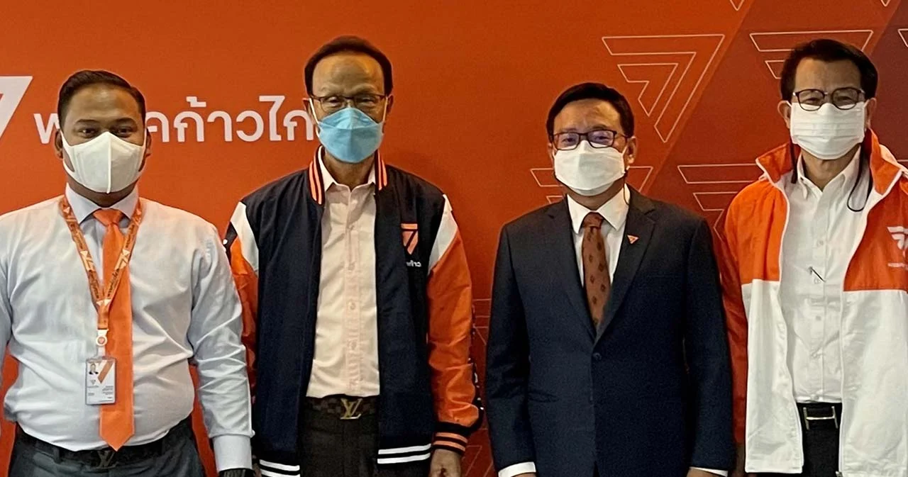 ‘ถวิล ไพรสณฑ์’ อดีต ส.ส.ประชาธิปัตย์  สมัครสมาชิกตลอดชีพ ‘ก้าวไกล’ ชี้แนวคิดกระจายอำนาจตรงกัน