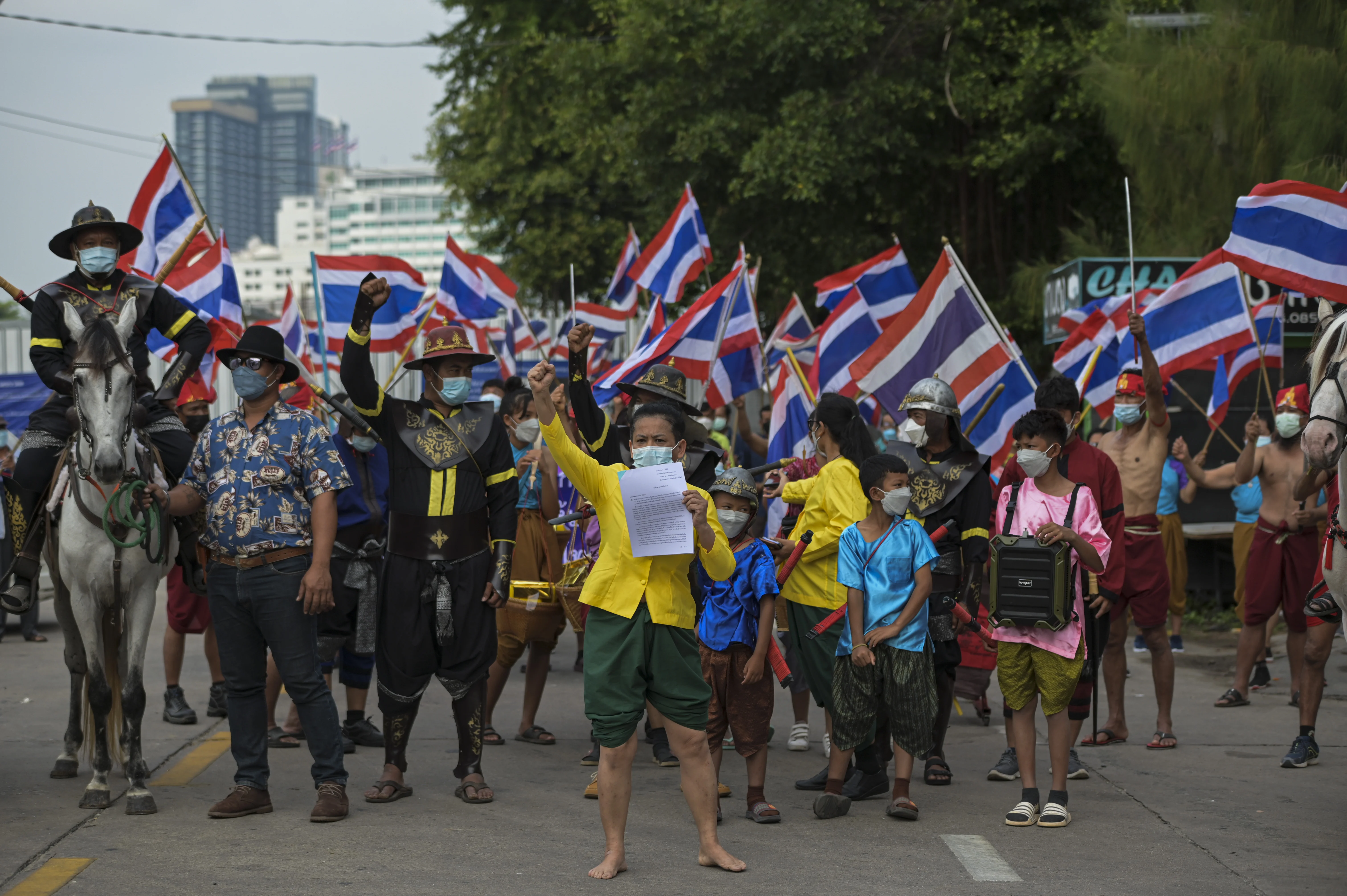 กลุ่มปฏิรูปทรัพยากรยื่นรายชื่อเสนอร่างกฎหมายคุ้มครองทองคำ เป็นทรัพย์สินชาติ