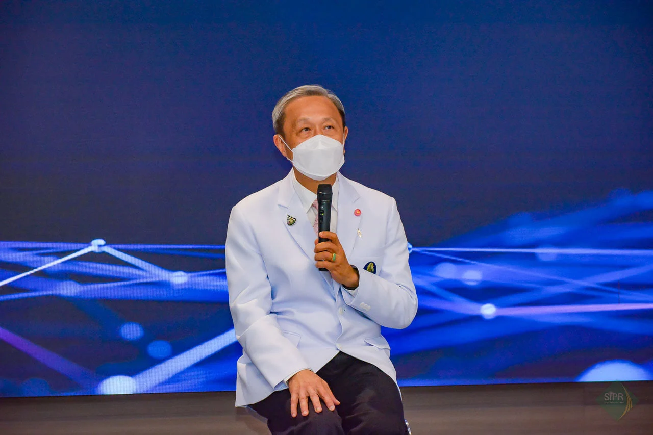 นพ.ประสิทธิ์ วัฒนาภา คณบดีคณะแพทยศาสตร์ศิริราชพยาบาล ม.มหิดล
