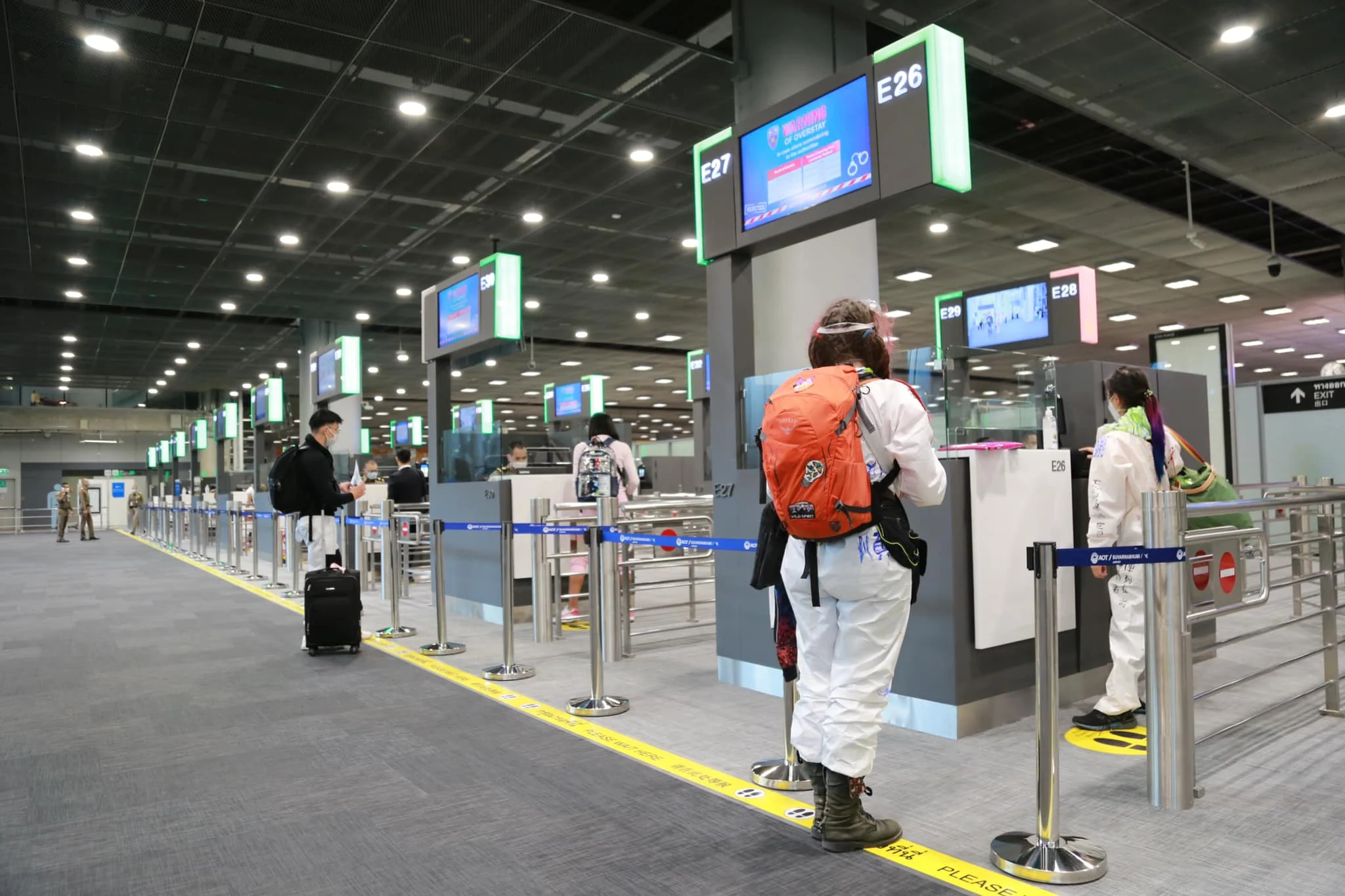 นักเดินทางเข้าไทยเพิ่มขึ้นหลังยกเลิกตรวจโควิด-19 แบบ RT-PCR