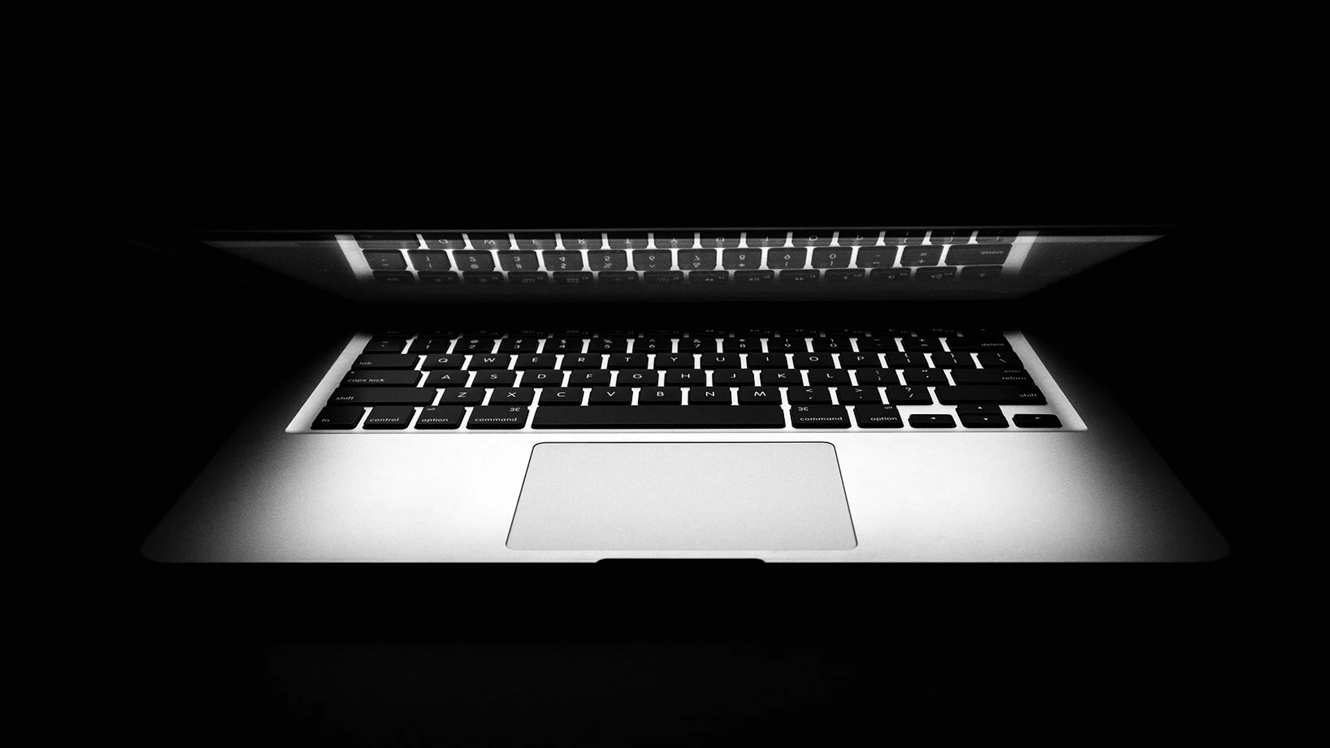 ล็อกดาวน์ในจีนยืดเยื้อ MacBook Air รุ่นใหม่อาจไม่มาตามนัด