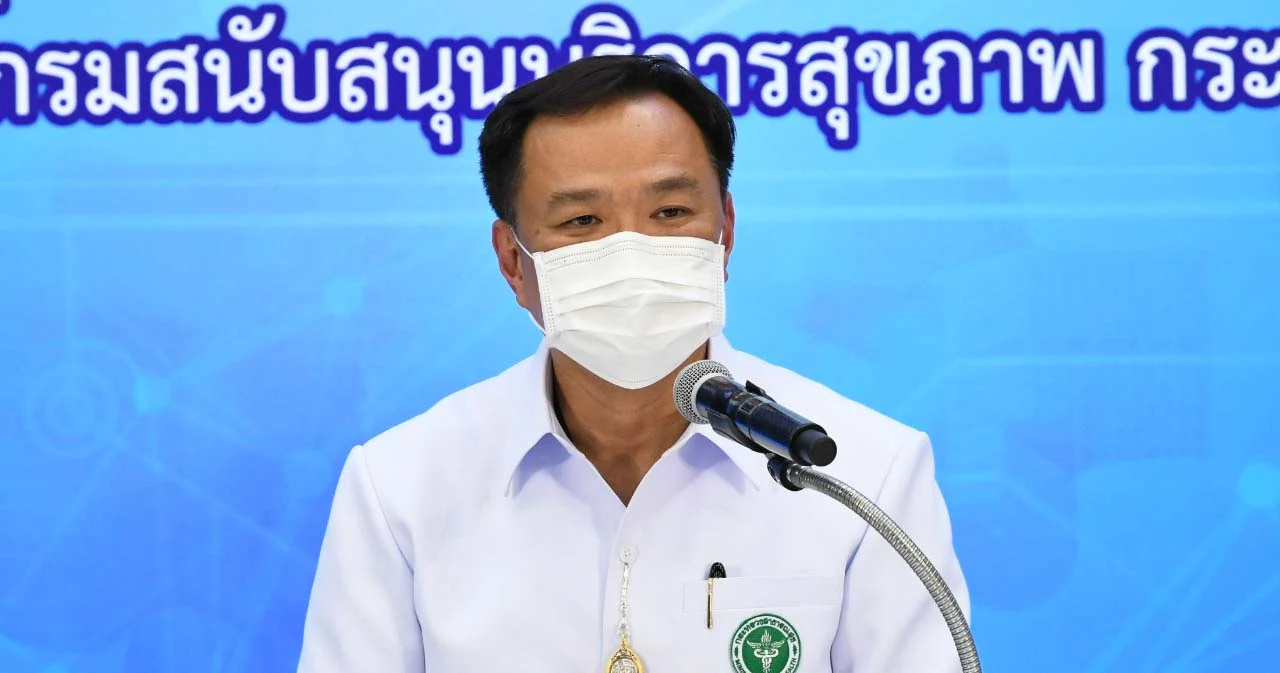 สธ.เตรียมเปลี่ยนผ่านโควิดสู่ ‘โรคประจำถิ่น’ สั่งทุกจังหวัดทำแผนรับการเปิดเมือง หลังยอดติดเชื้อลดลงเร็วกว่าคาดการณ์