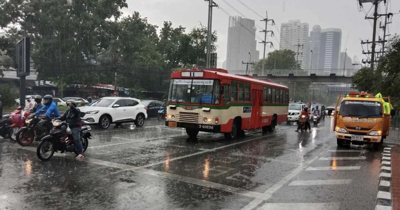 กรมอุตุฯ เตือนฝนตกหนัก ช่วงวันที่ 16-17 พ.ค.นี้ หลายพื้นที่ได้รับผลกระทบ