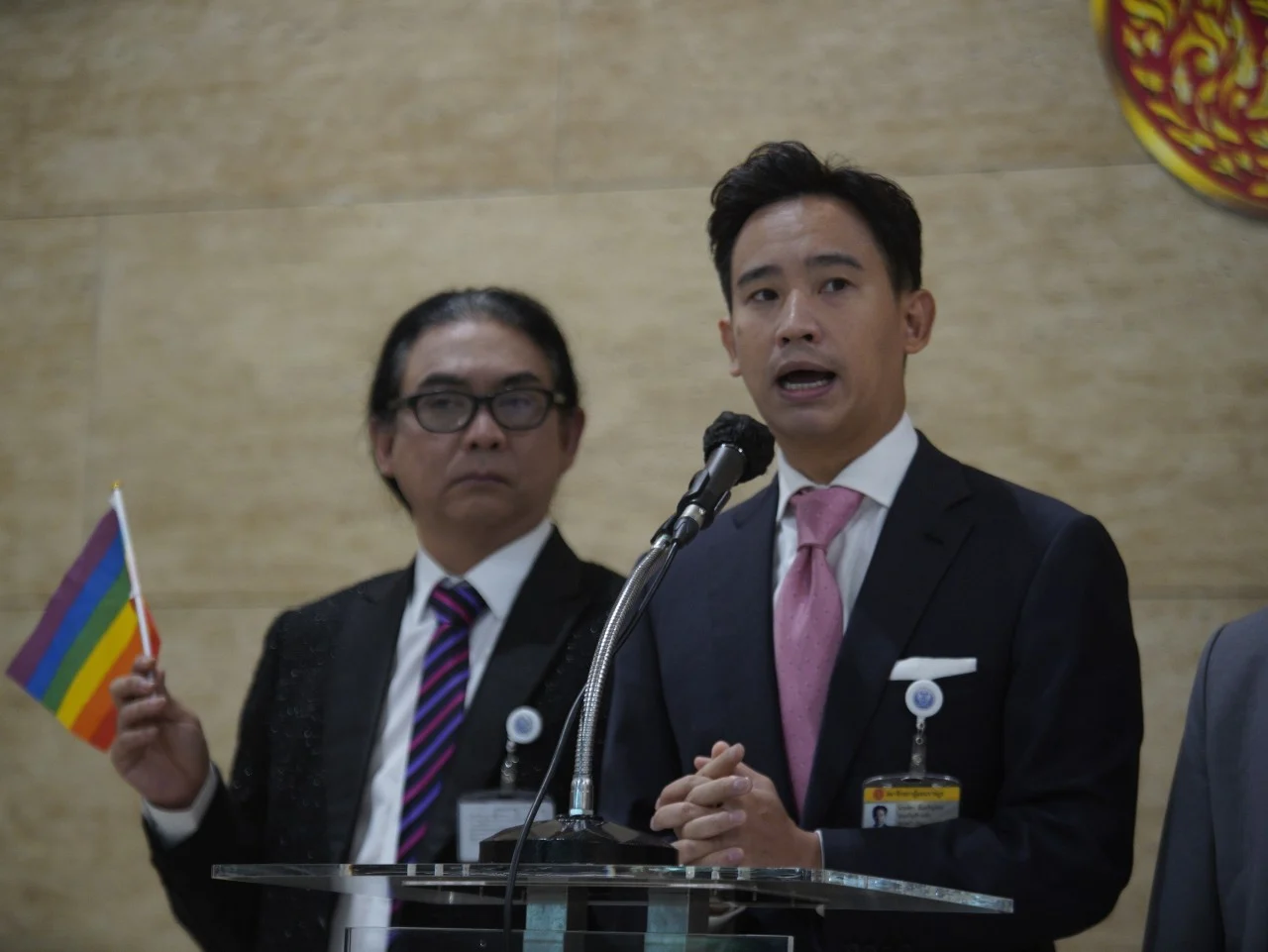 ‘พิธา’ พร้อมเดินหน้าสู้ต่อกฎหมายสมรสเท่าเทียม