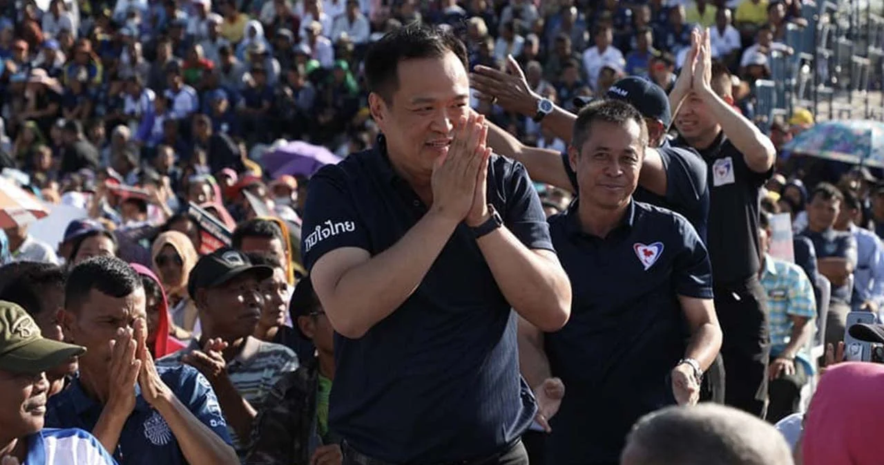 หน.ภูมิใจไทยโพสต์หัวใจคิดบวก หลังเพื่อไทยลงพื้นที่จ.ศรีสะเกษ  ‘ธีรรัตน์’ โต้ยันกิจกรรมสร้างสรรค์