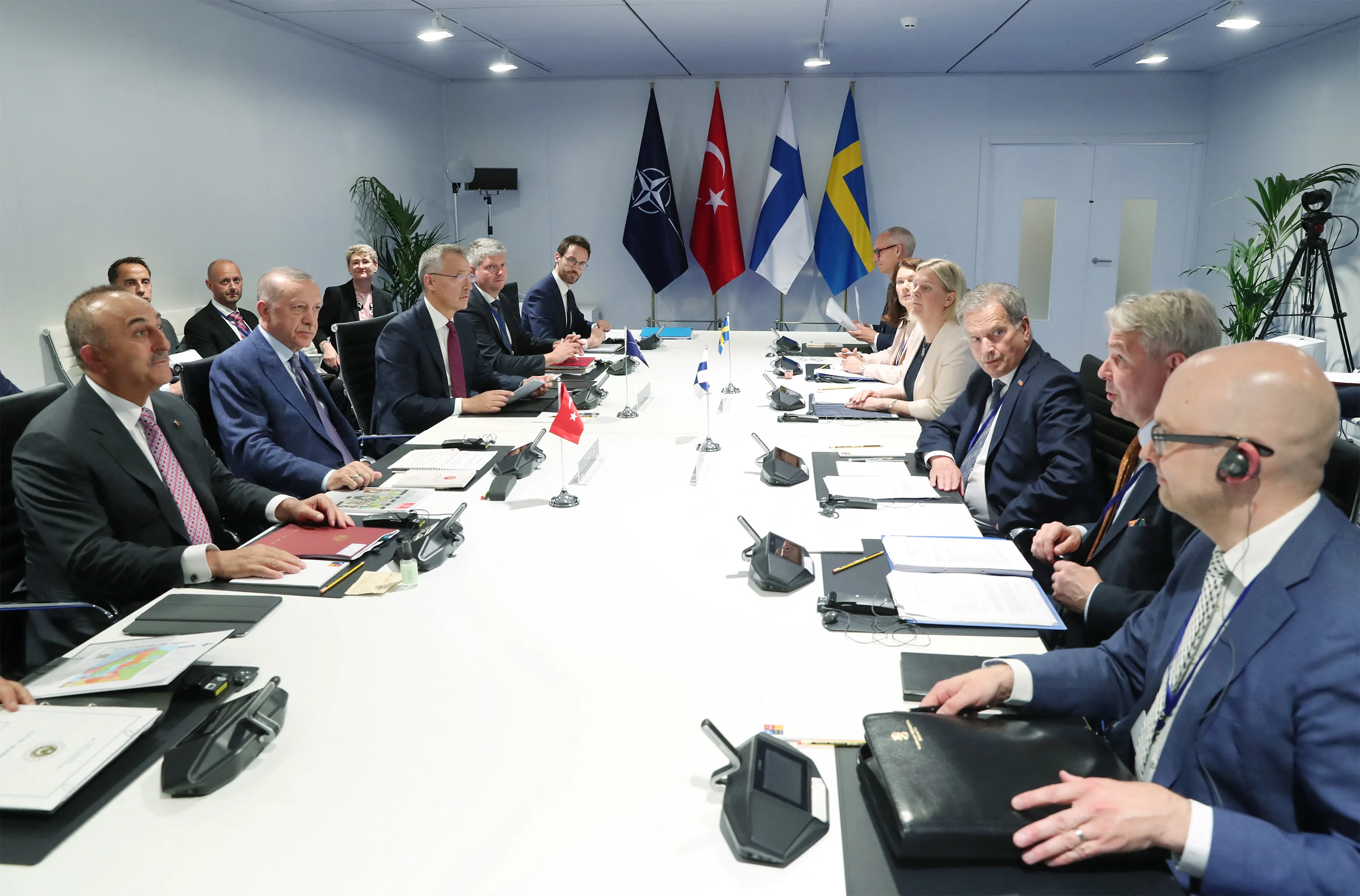 ตุรกีเปลี่ยนท่าทียอมสนับสนุนฟินแลนด์-สวีเดน เข้าร่วม NATO