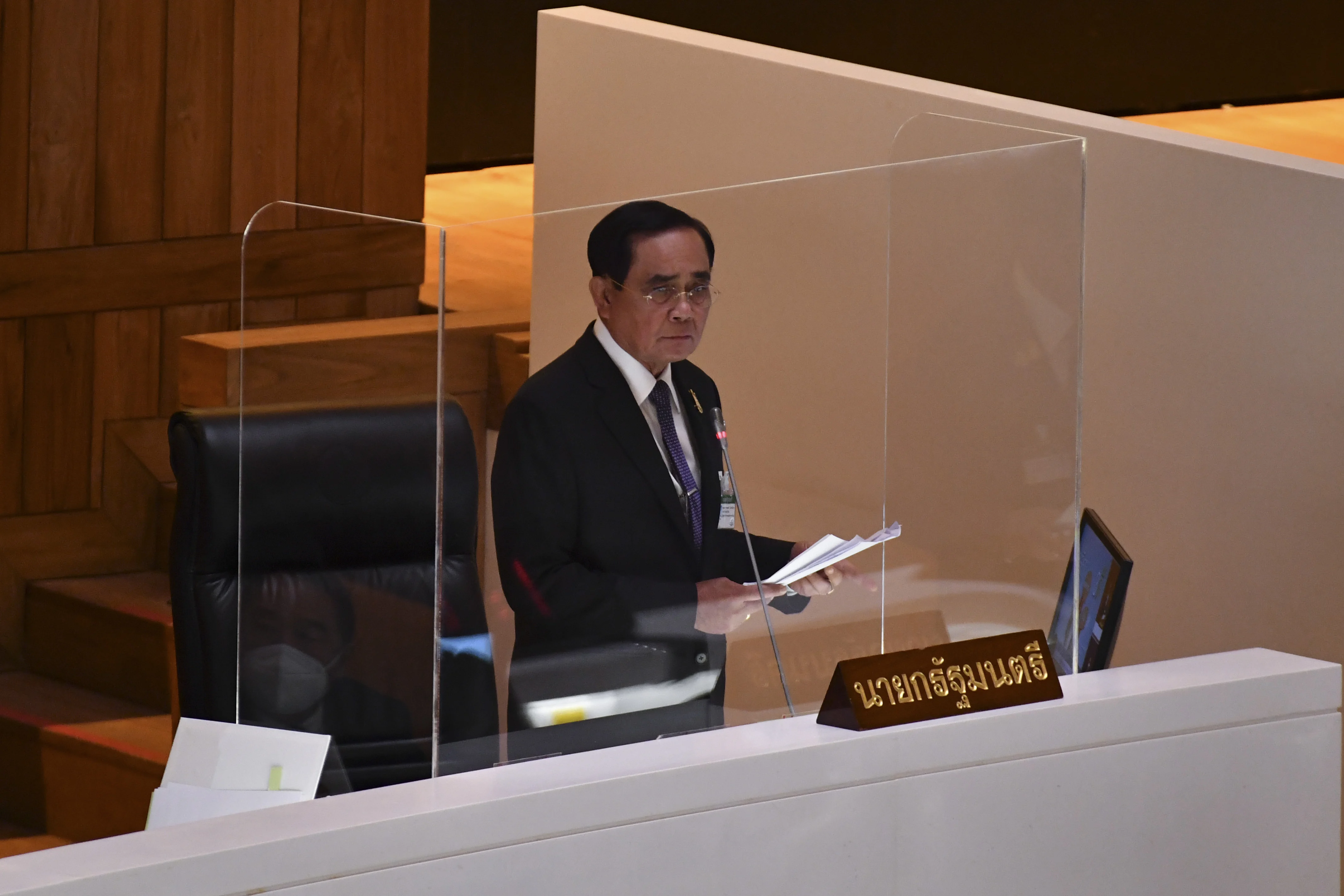 นายกฯ ซัดกลับ นพ.ชลน่าน คนที่บอกฉลาดที่สุดตอนนี้อยู่ที่ไหน เตือนอย่าอคติมากเกินไป