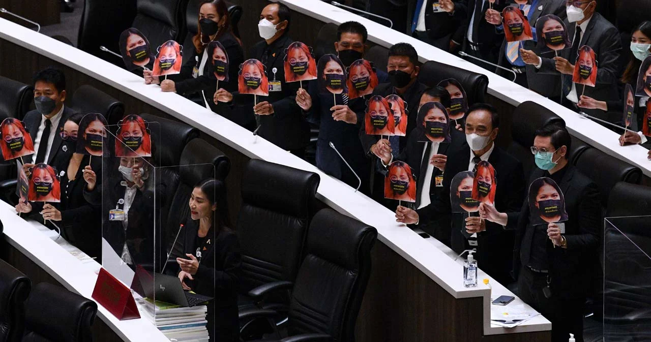 ‘เบญจา’ ซัด ‘ประยุทธ์’ บิดผันกระบวนการยุติธรรมร้องปล่อยตัว ‘บุ้ง-ใบปอ’ กลางสภาฯ
