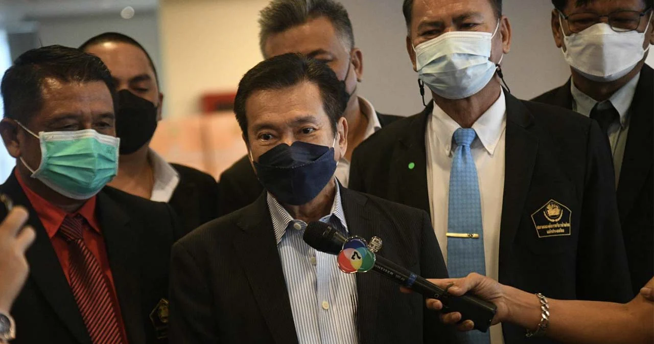 ‘ชัชวาลล์ คงอุดม’ ไม่ยุบพรรค แม้บุตรชายย้ายซบ ‘รวมไทยสร้างชาติ’  หนุน ‘ประยุทธ์’ นั่งนายกฯ ต่อ