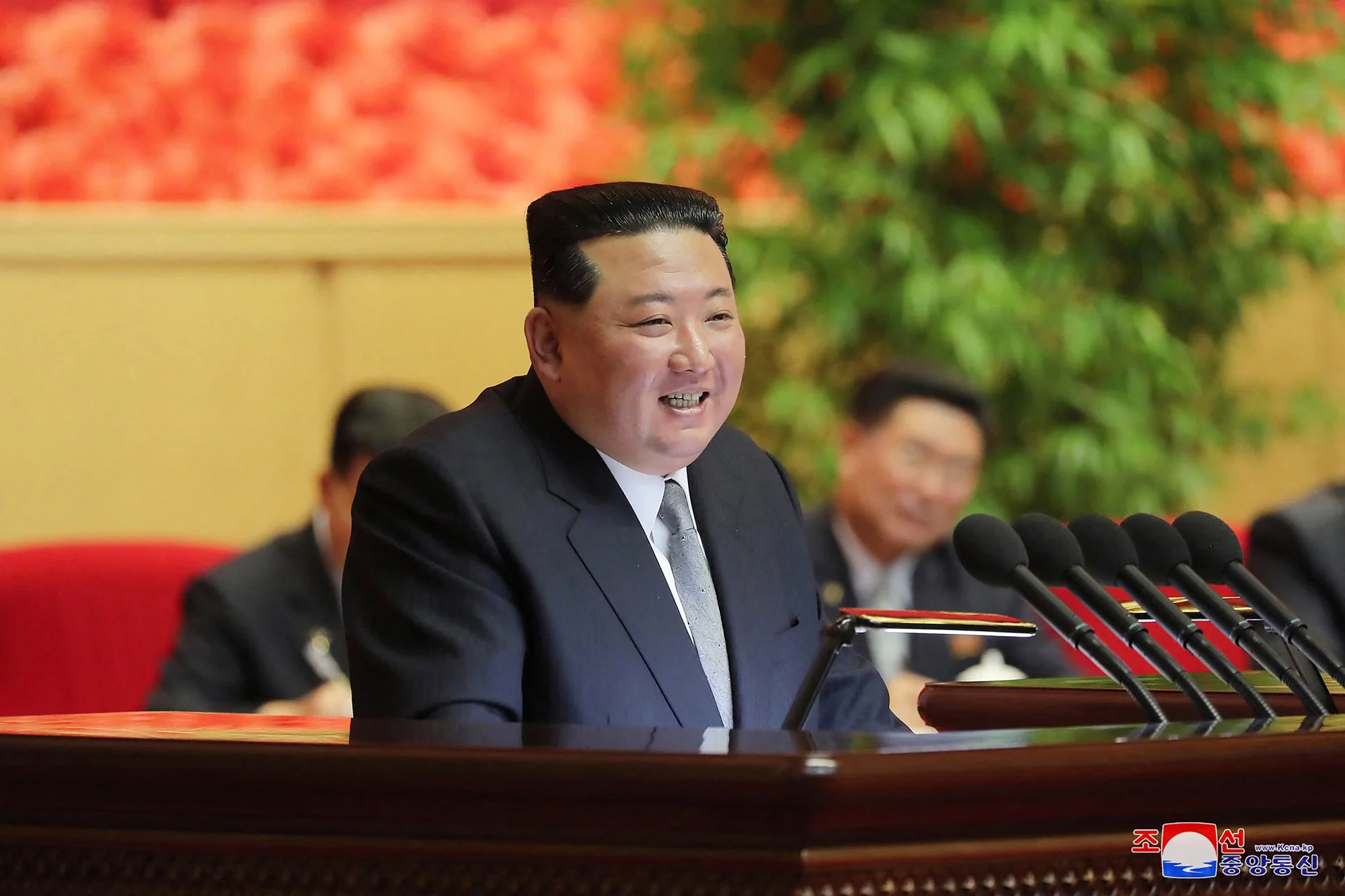 ‘คิม จองอึน’ ประกาศชัยชนะ โวคุมการระบาดของโควิดได้แล้ว พร้อมสั่งให้เริ่มผ่อนมาตรการ