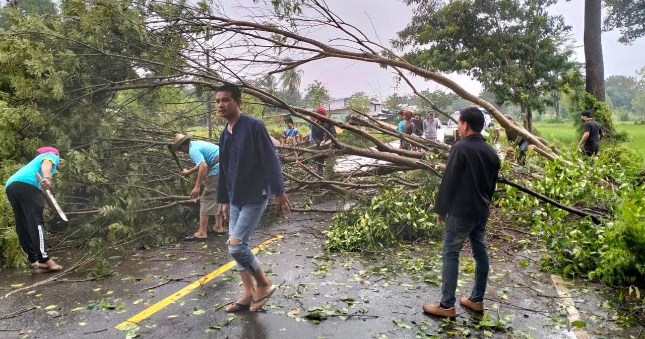 ปภ. เผยพายุ ‘โนรู’ ไทยเสียชีวิตแล้ว 1 ราย เกิดอุทกภัยและวาตภัย 4 จังหวัดอีสาน
