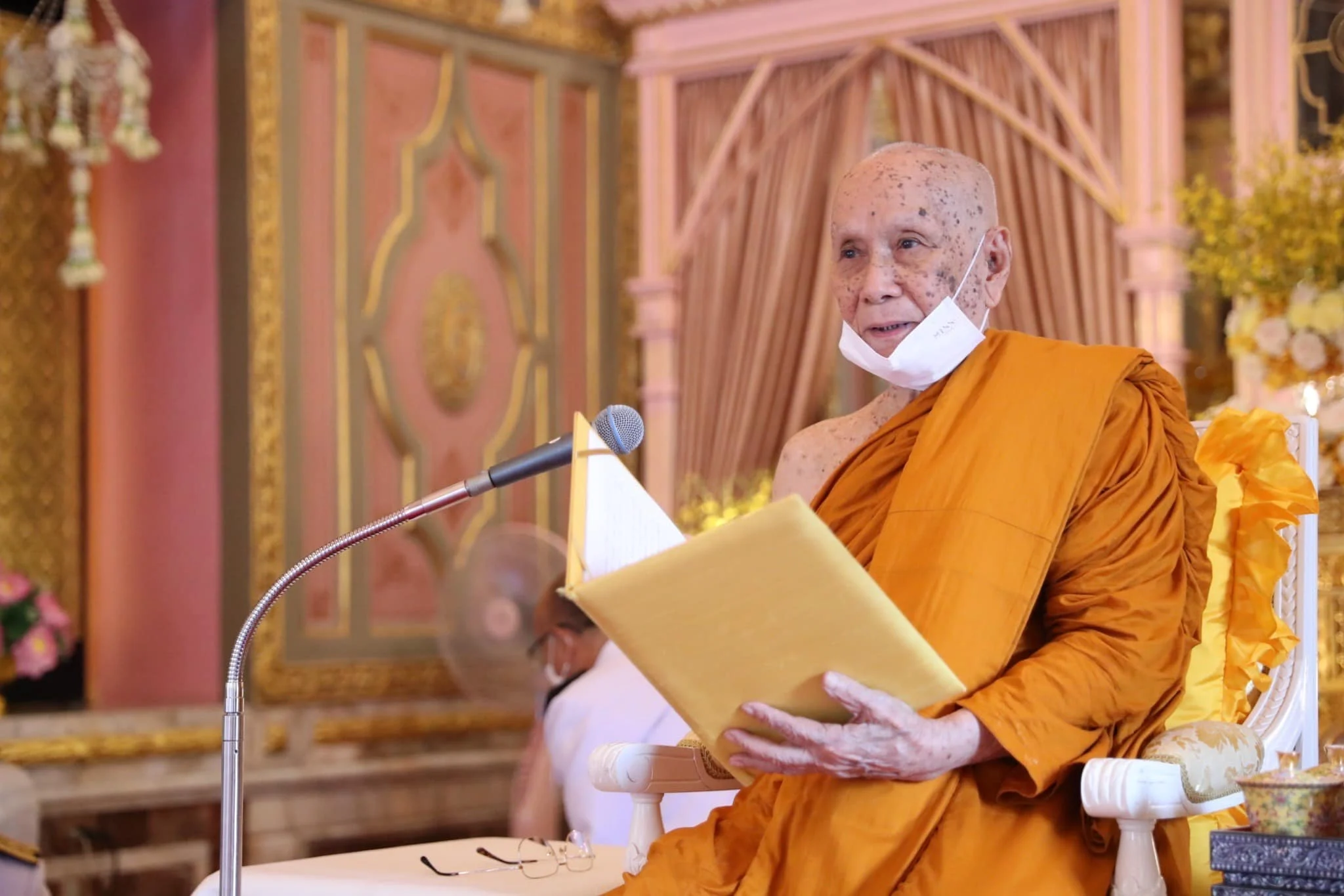 สมเด็จพระสังฆราช ห่วงใยผู้ประสบเหตุและผู้สูญ เสียเหตุกราดยิงหนองบัวลําภู