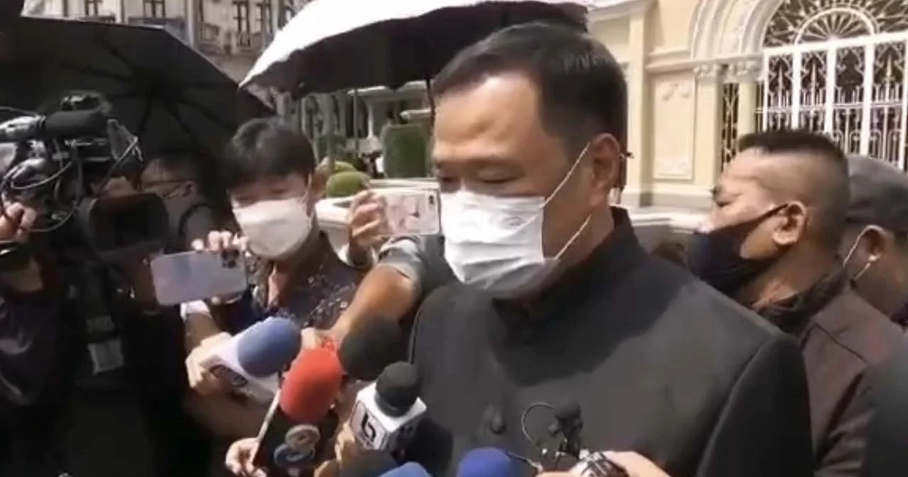 ‘อนุทิน’ ขอ ‘เฉลิม’ อย่าแบ่งฝักแบ่งฝ่าย รอหลังเลือกตั้งรู้ผลใครอยู่ตรงไหน 
