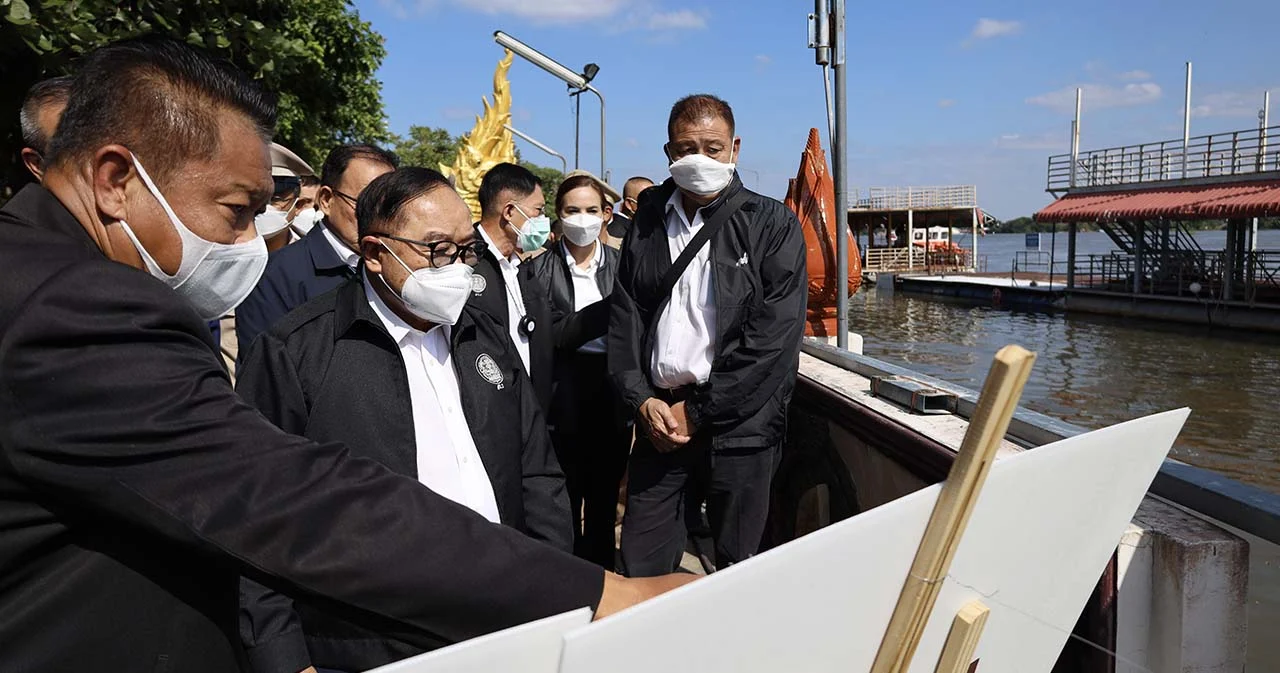 ‘ประวิตร’ ลงพื้นที่ตรวจน้ำท่วม ‘อุบล-ศรีสะเกษ’ สั่งภาครัฐระดมช่วยเหลือผู้ประสบภัย พร้อมเยียวยาทุกครัวเรือนอย่างทั่วถึง