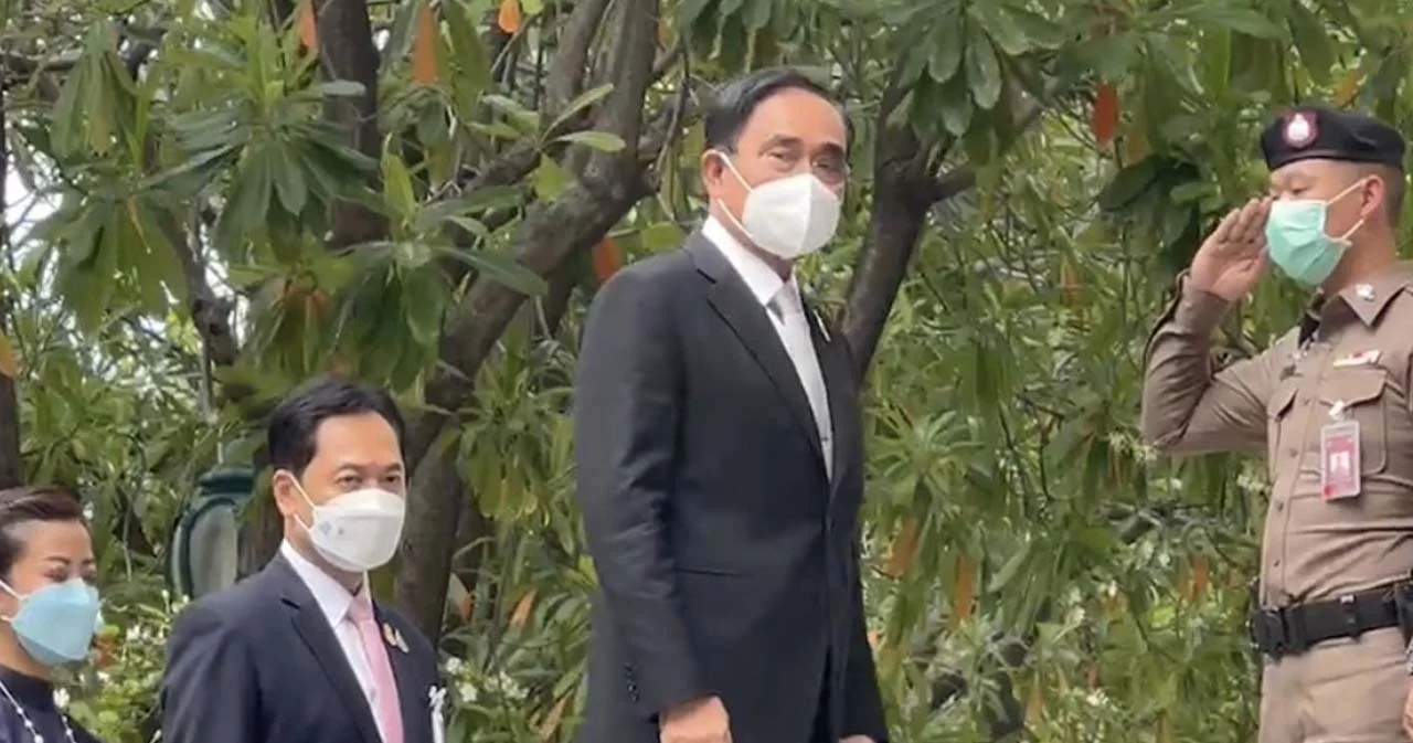 นายกฯ ยังไม่ตอบอนาคตทางการเมือง  รอฟังเสียงประชาชนไปต่อหรือไม่ 