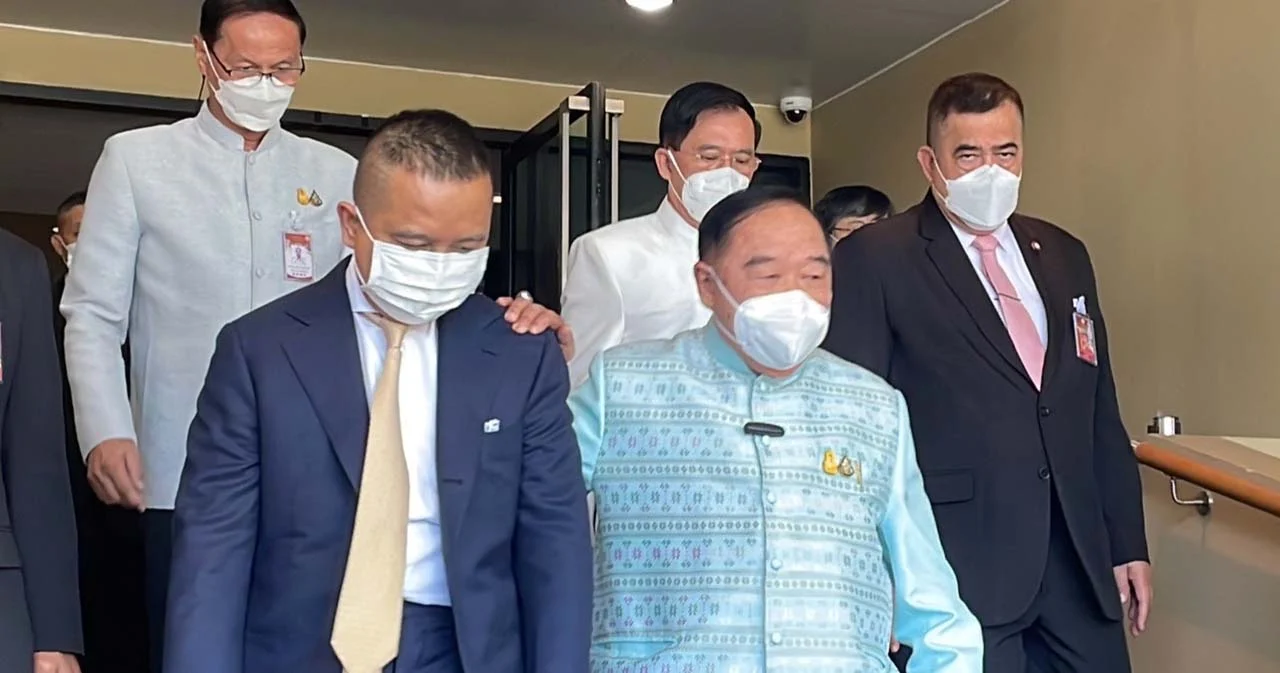 ‘ประวิตร’ ทำหน้านิ่งเมินตอบ ‘ไพบูลย์’ ชงแคนดิเดตนายกฯ คนเดียวของ พปชร. 