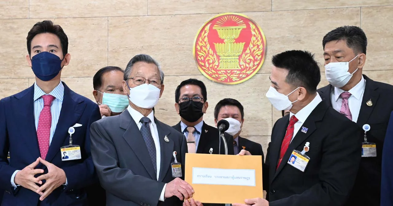 ฝ่ายค้านเปิดยุทธการ “ถอดหน้ากากคนดี” ยื่นซักฟอก ‘ประยุทธ์-ครม.’ แบบไม่ลงมติ 