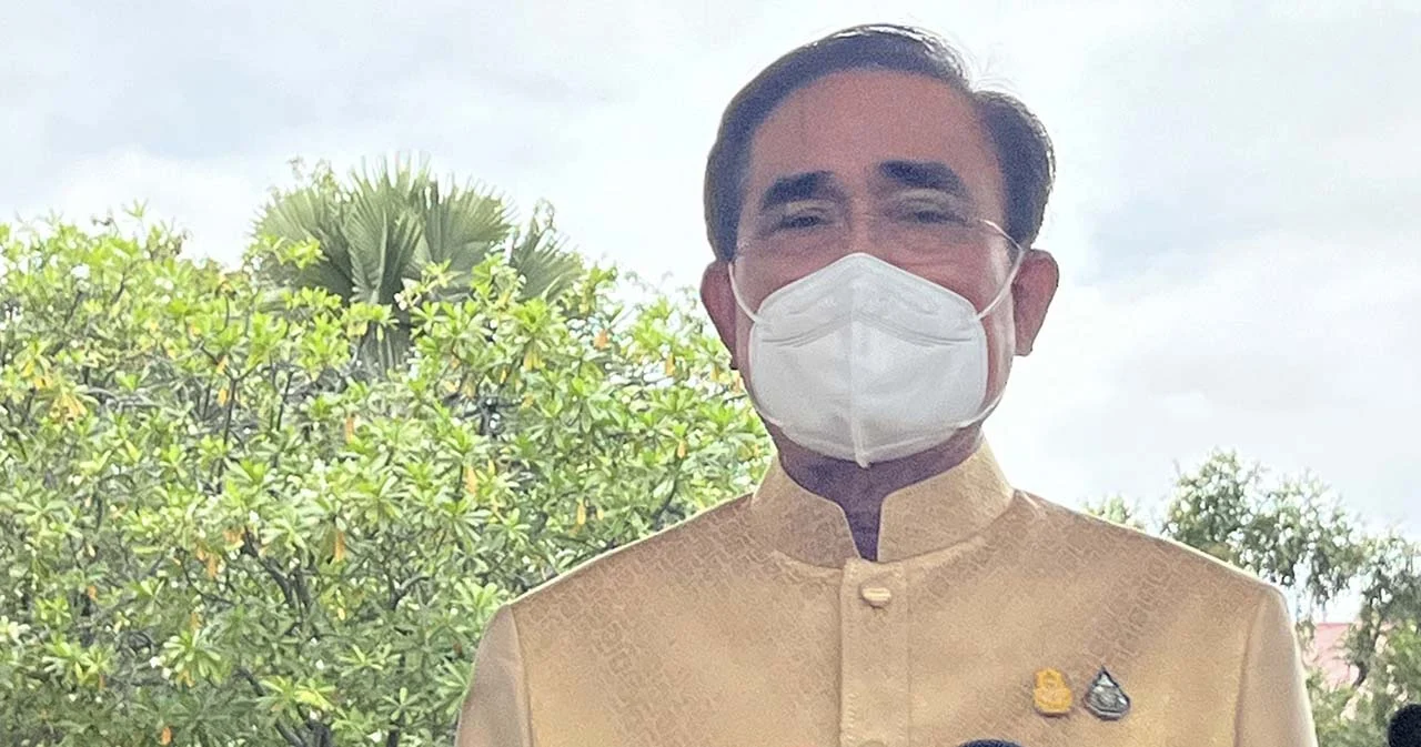 ‘พล.อ.ประวิตร’ เป็นตัวแทน ครม.  อวยพรนายกฯในโอกาสขึ้นปีใหม่  ยันไม่มีปัญหาความขัดแย้ง