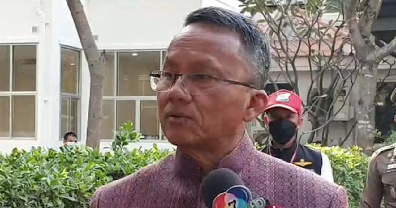 ‘สมศักดิ์’ เยี่ยมให้กำลังใจ ‘ตะวัน-แบม’  กำชับแพทย์ดูแลระวังผลข้างเคียง  ฝากเพื่อนช่วยโน้มน้าวให้กลับมากินข้าว