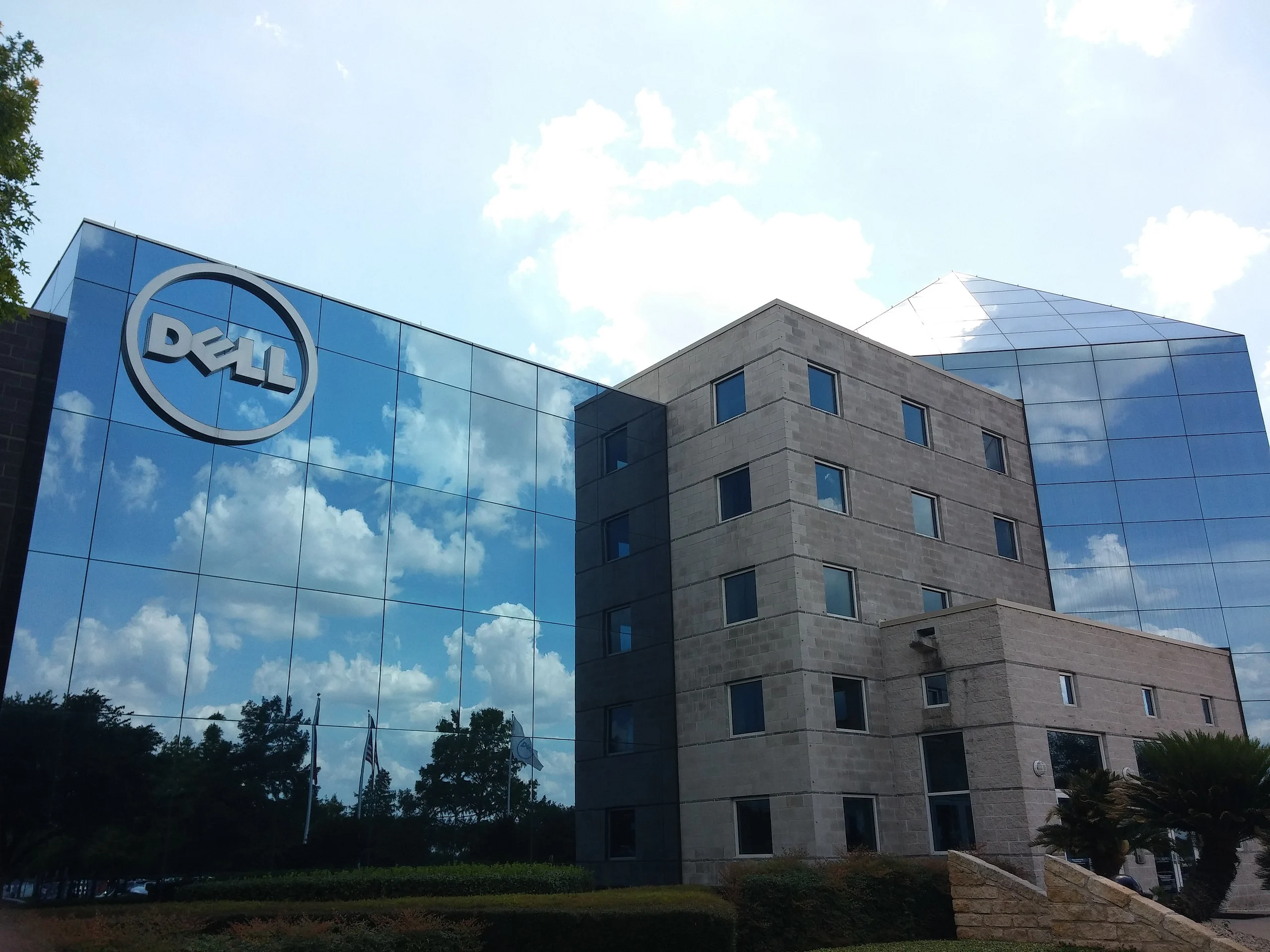 เทคเลย์ออฟอีกราย Dell ปลดชุดใหญ่ 6,650 คน เซ่นยอดขายพีซีที่ลดฮวบ