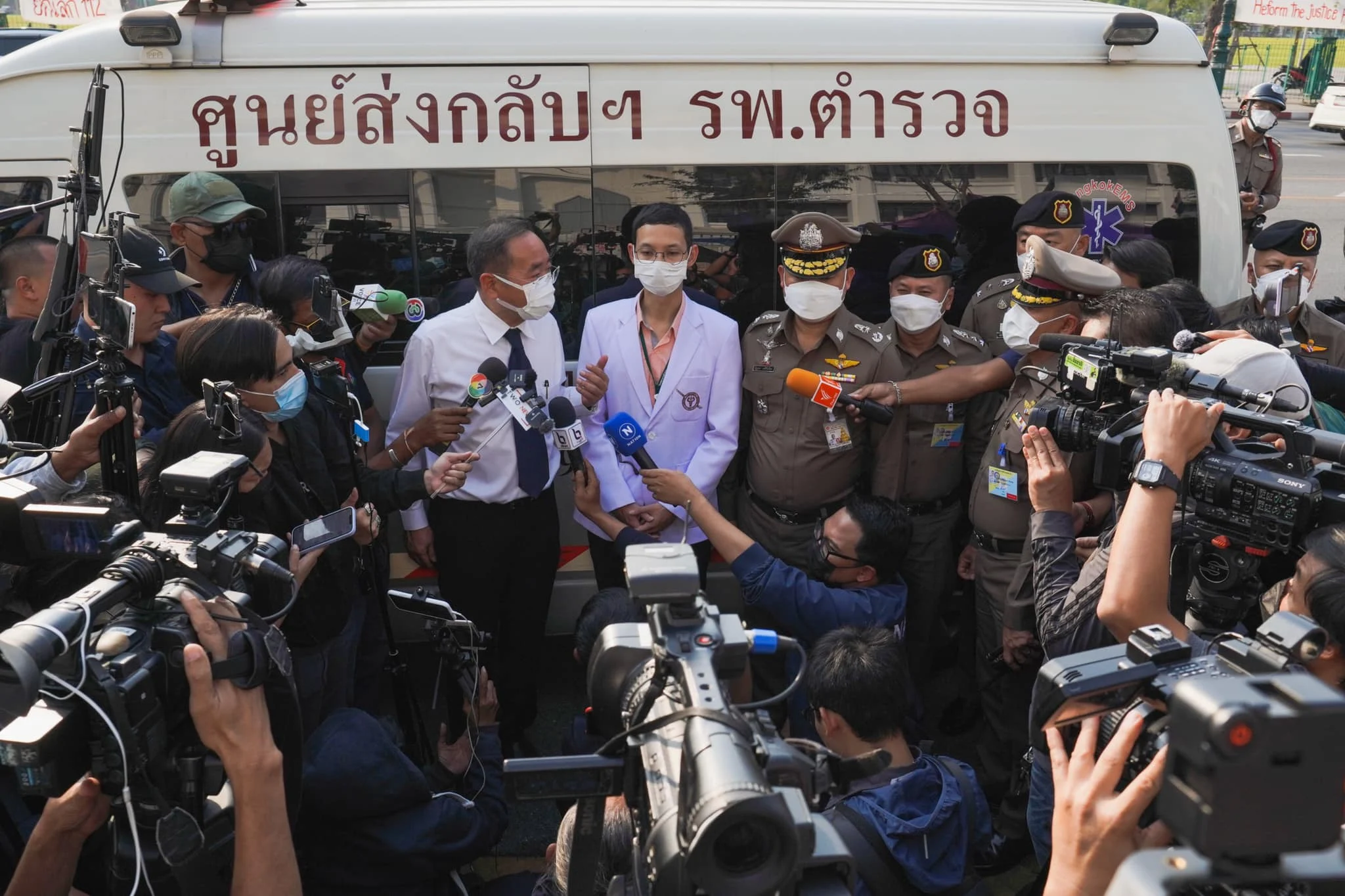 แพทย์ประเมิน ‘ตะวัน-แบม’ อยู่ในขั้นวิกฤติเสี่ยงไต-ตับวาย ทุพพลภาพ
