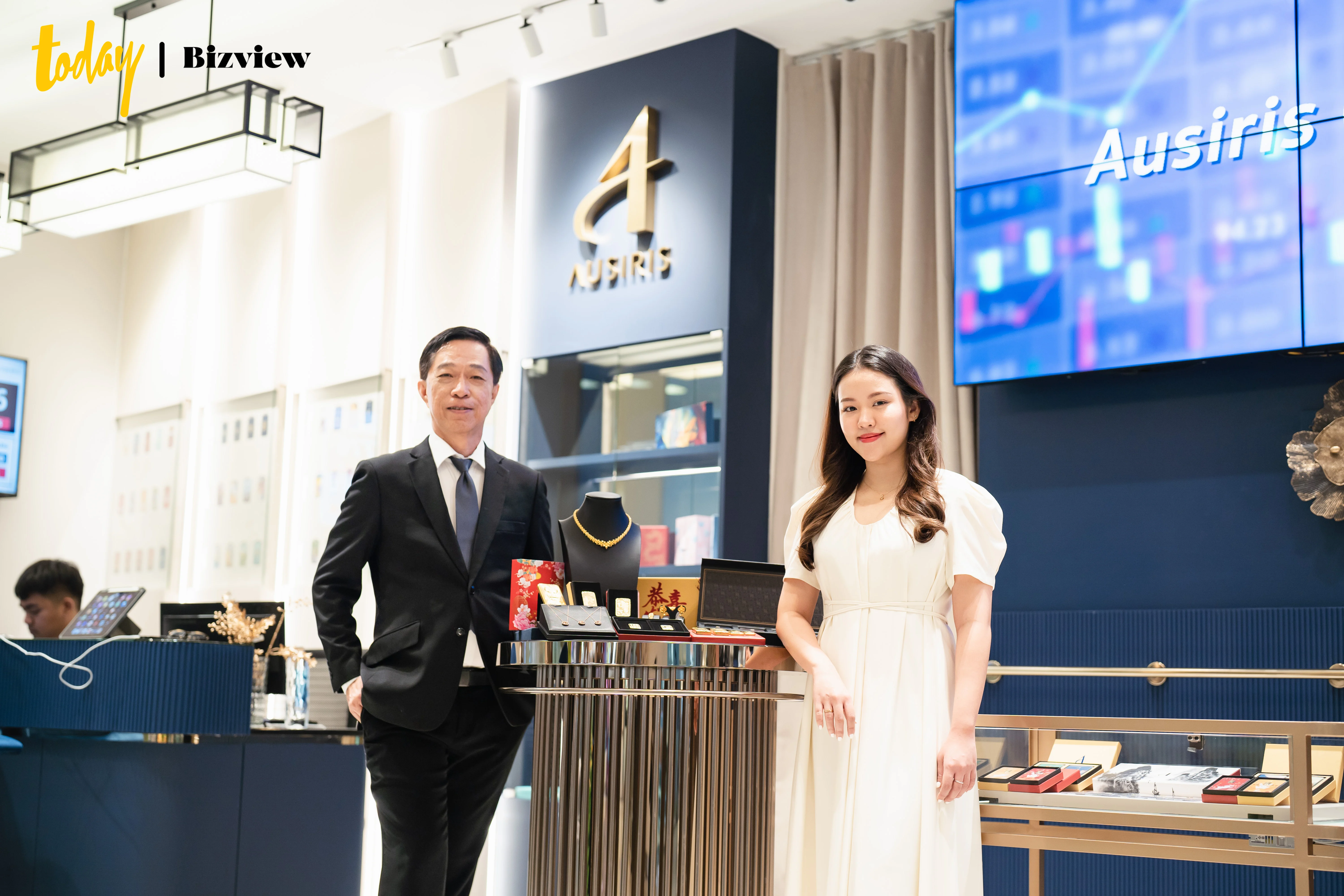 ausiris-a-gold-shop-who-wants-their-customers-wear-gold-in-everyday-life